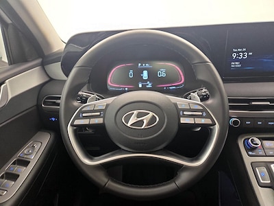 Steering Wheel & Instrument Cluster (On)