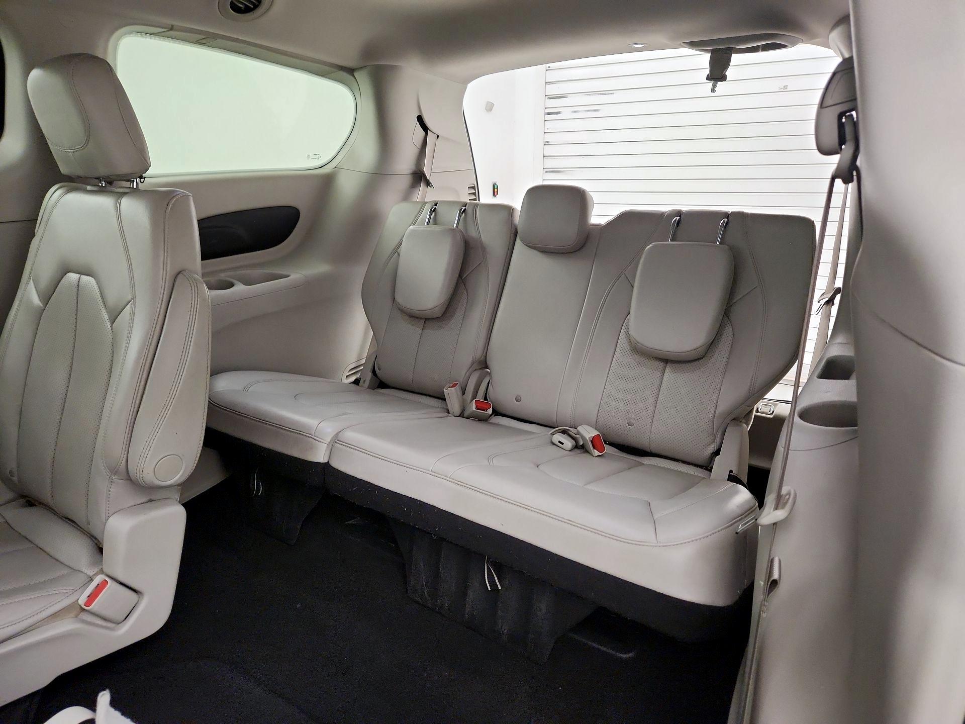 Thumbnail: 2021 Chrysler Voyager - 20