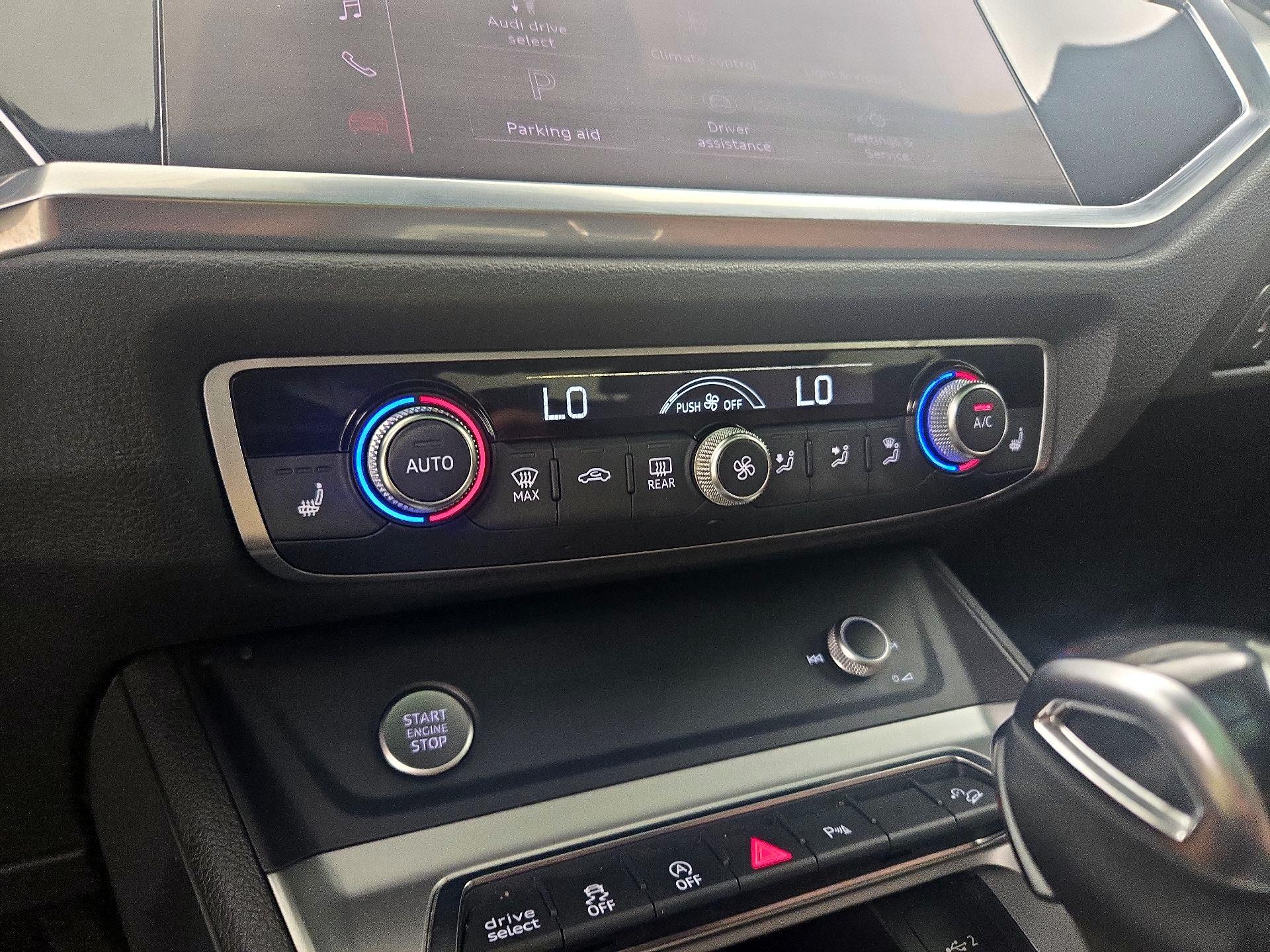 Thumbnail: 2020 Audi Q3 - 16