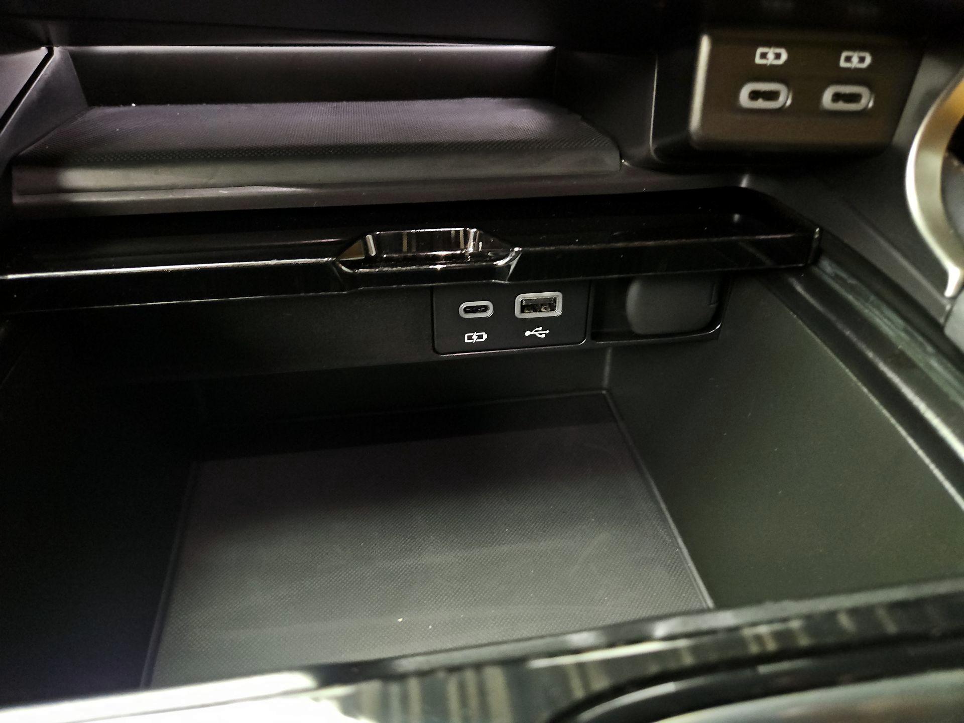 Thumbnail: 2025 Lexus RX - 18