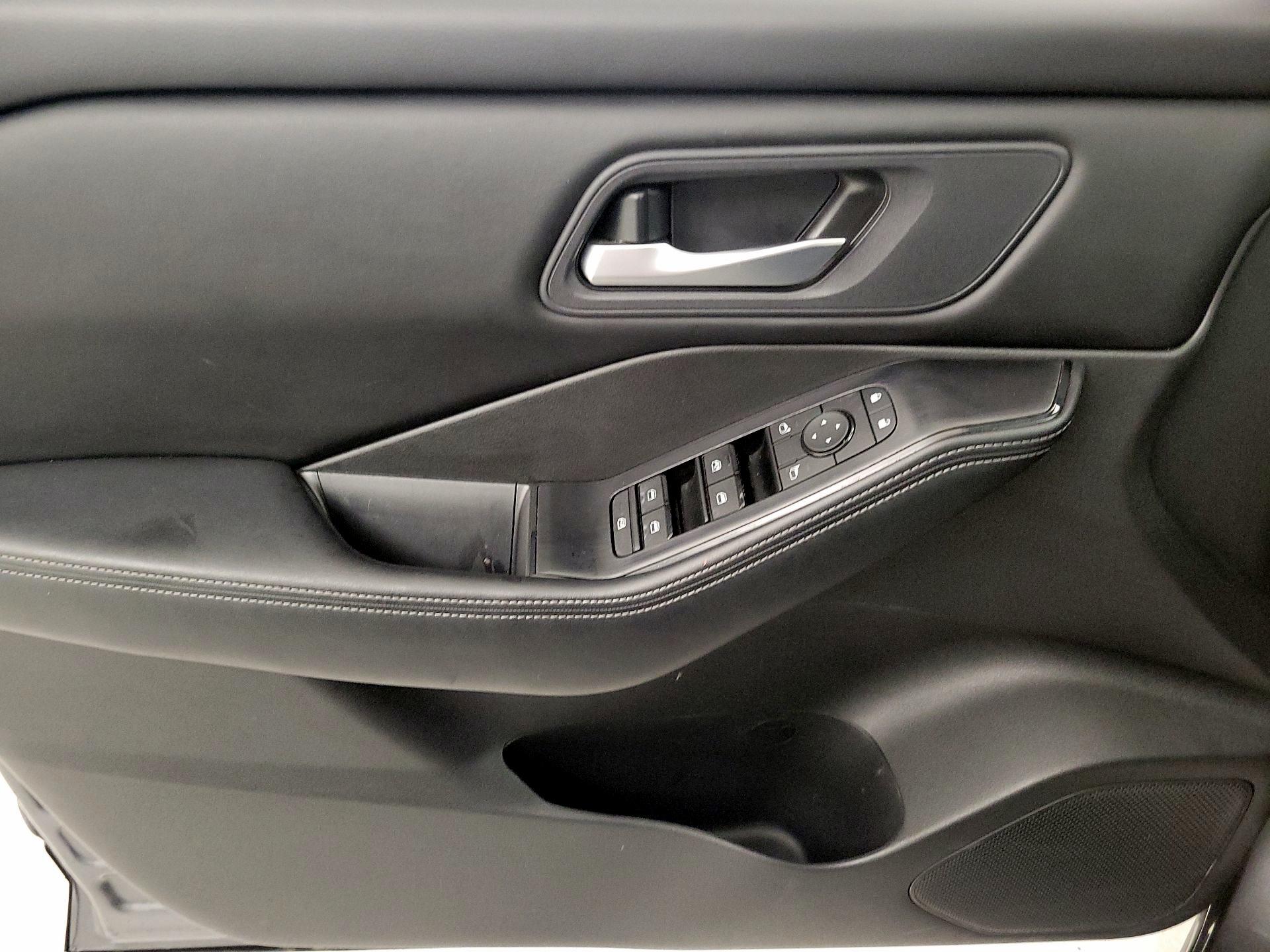 Thumbnail: 2025 Nissan Rogue - 12