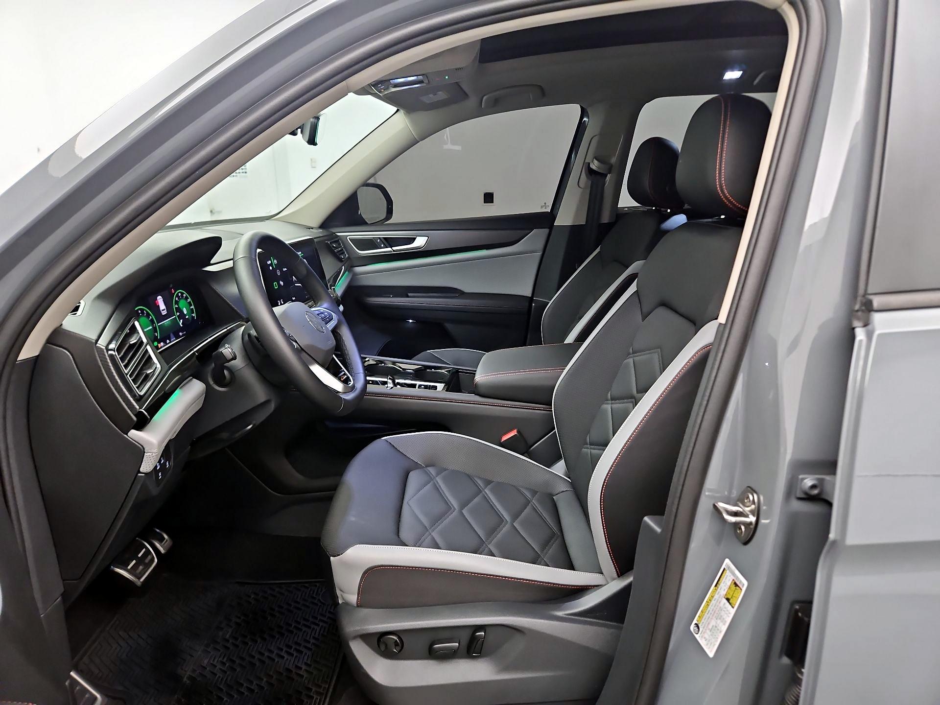 Thumbnail: 2025 Volkswagen Atlas - 11