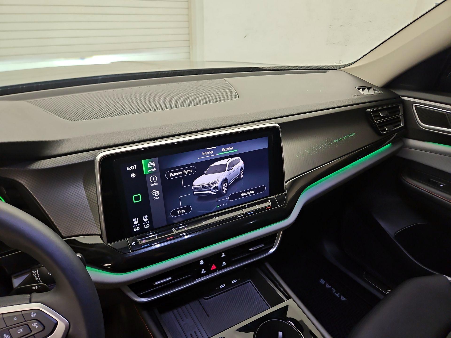 Thumbnail: 2025 Volkswagen Atlas - 13