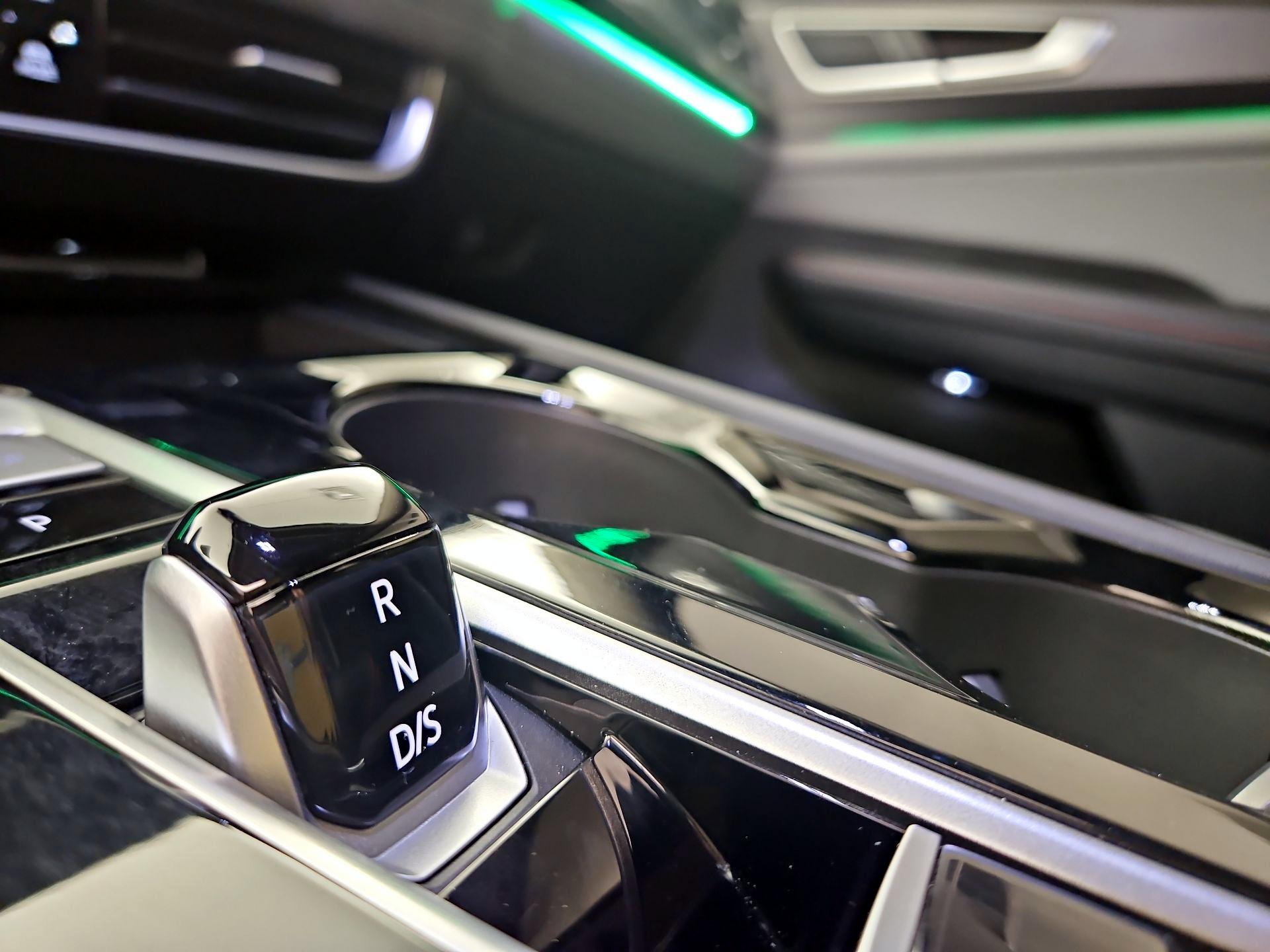 Thumbnail: 2025 Volkswagen Atlas - 15