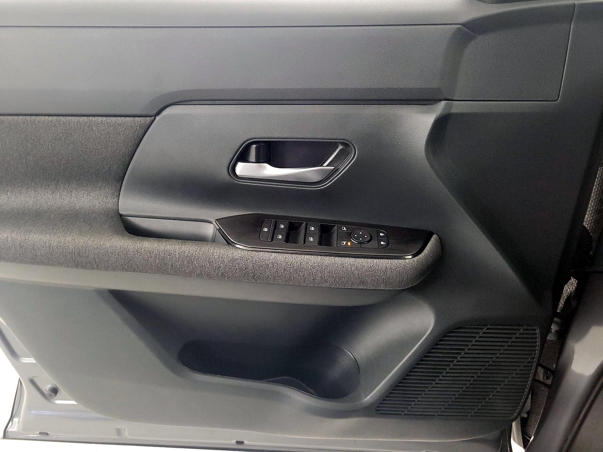 Thumbnail: 2026 Nissan Kicks - 12