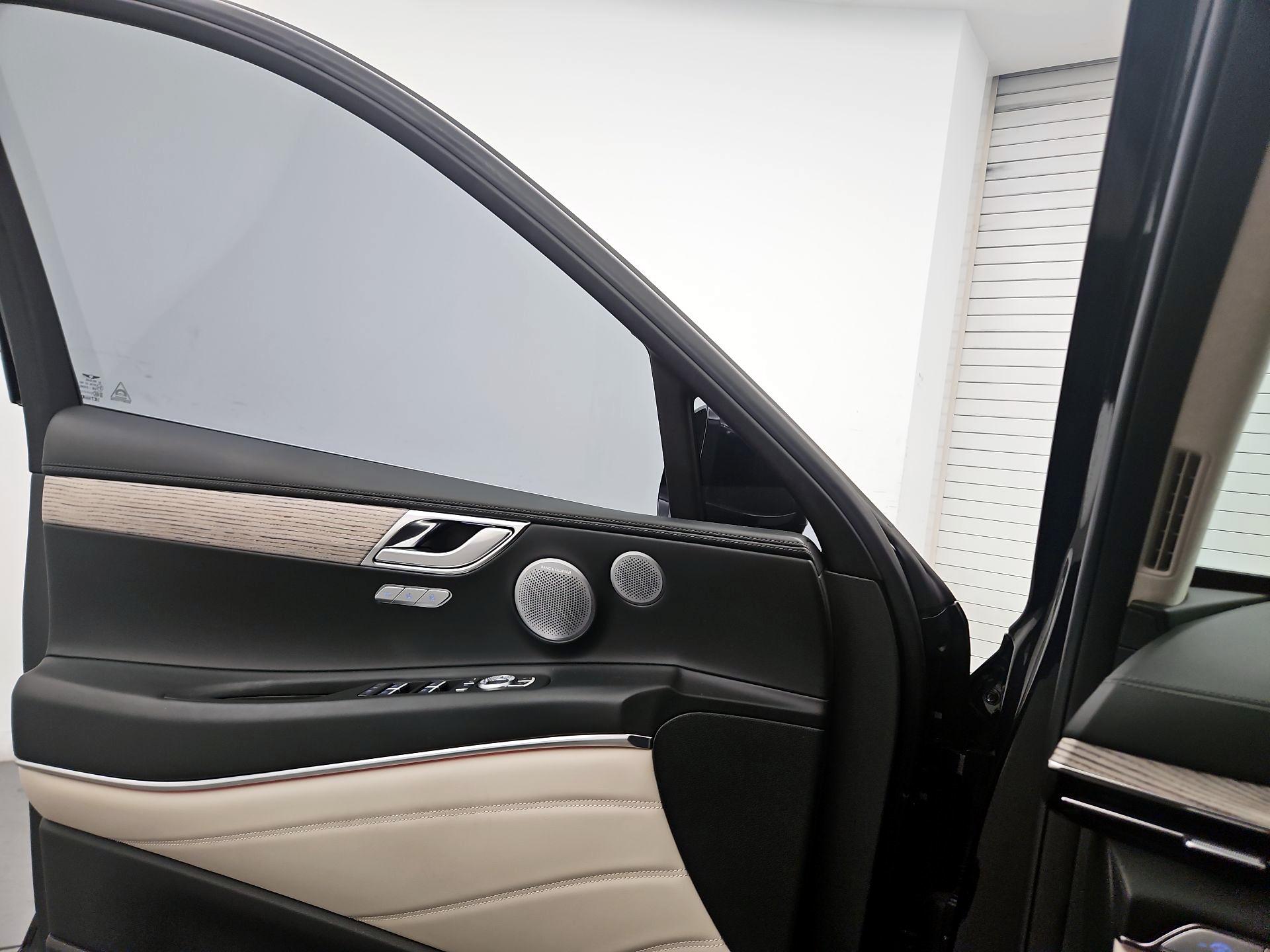 Thumbnail: 2025 Genesis GV80 - 12