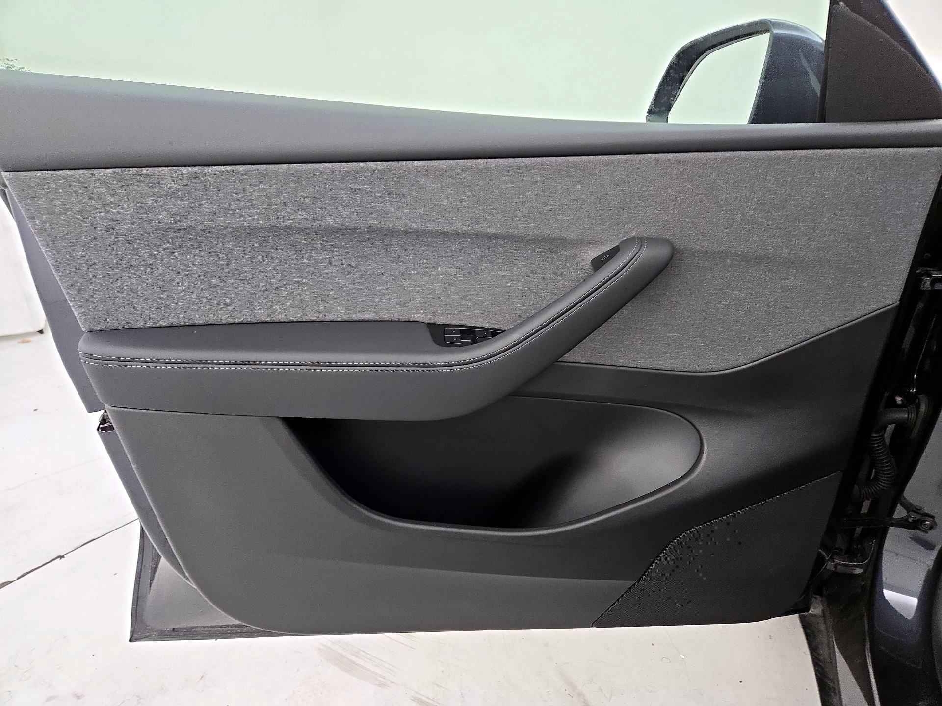 Thumbnail: 2026 Tesla Model Y - 12