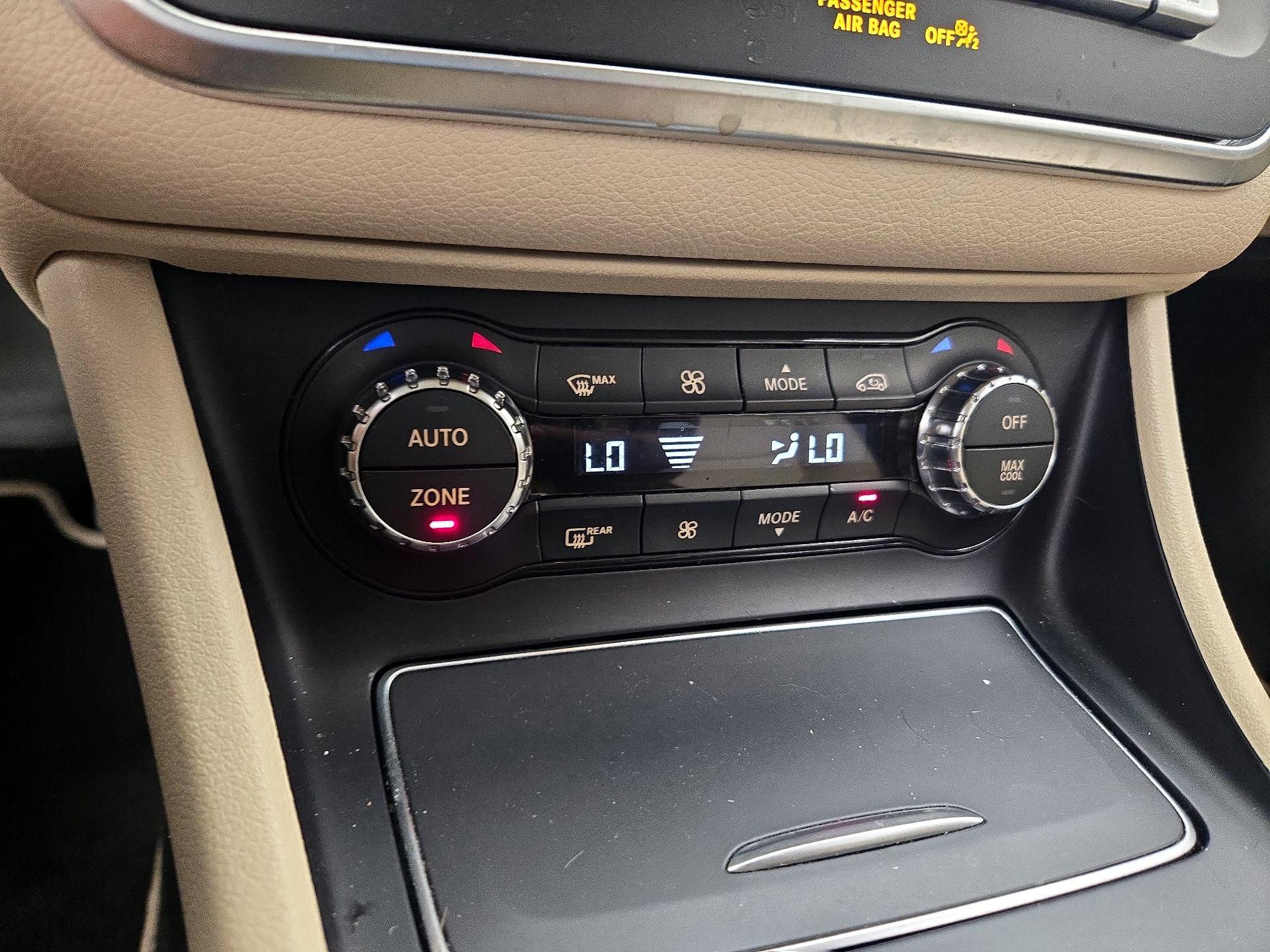 Thumbnail: 2019 Mercedes-Benz GLA - 16