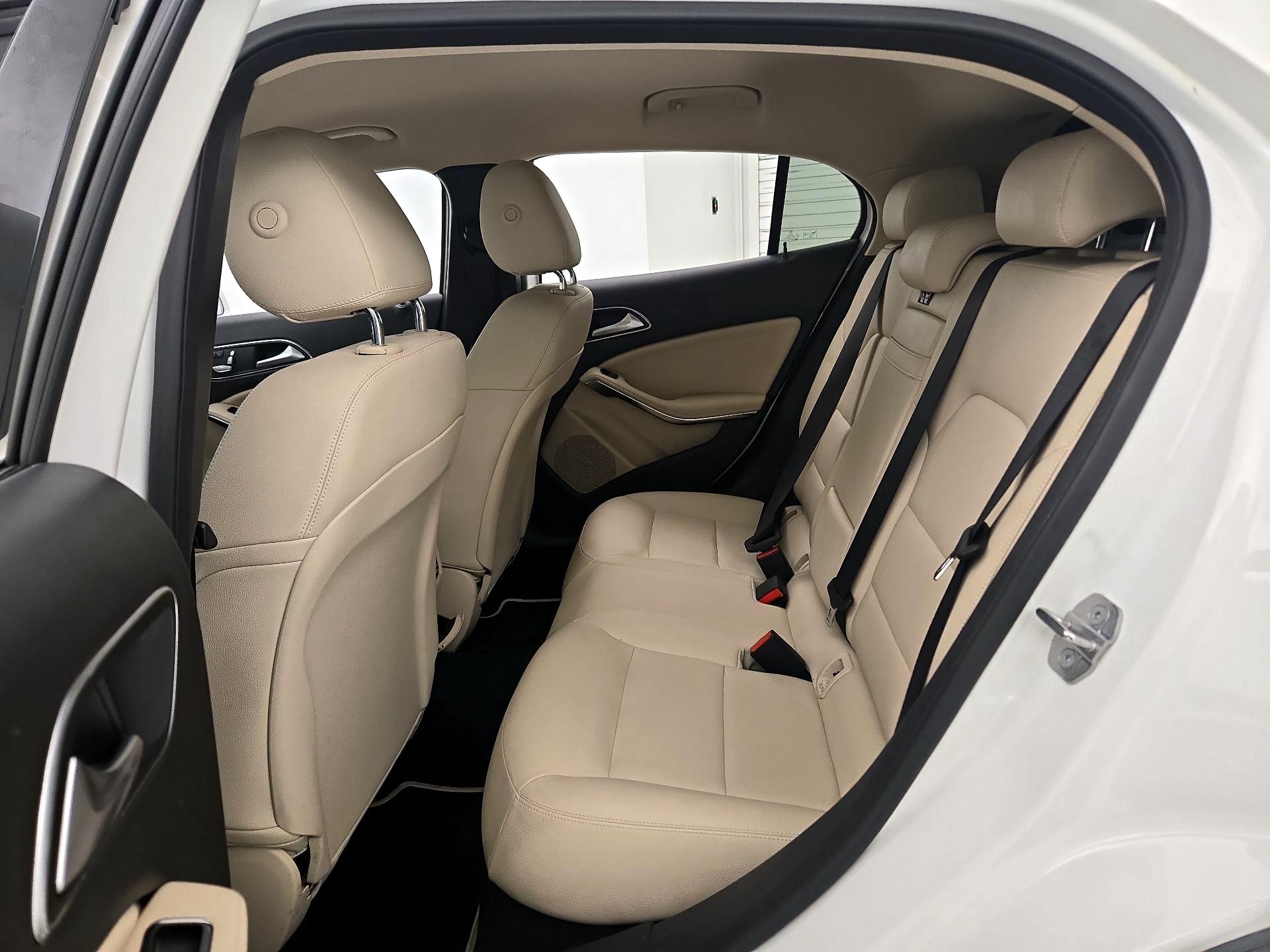 Thumbnail: 2019 Mercedes-Benz GLA - 19