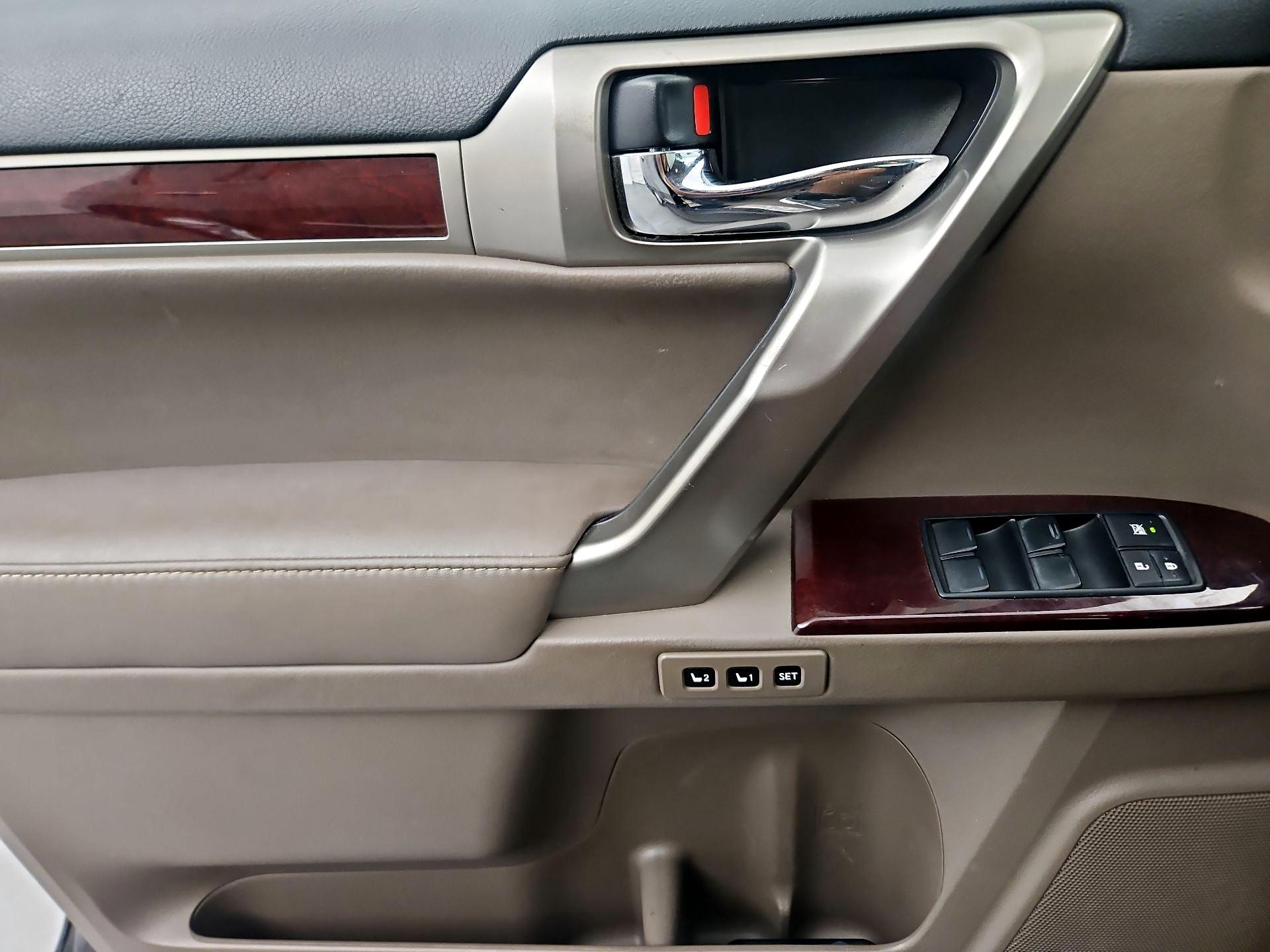 Thumbnail: 2014 Lexus GX - 12