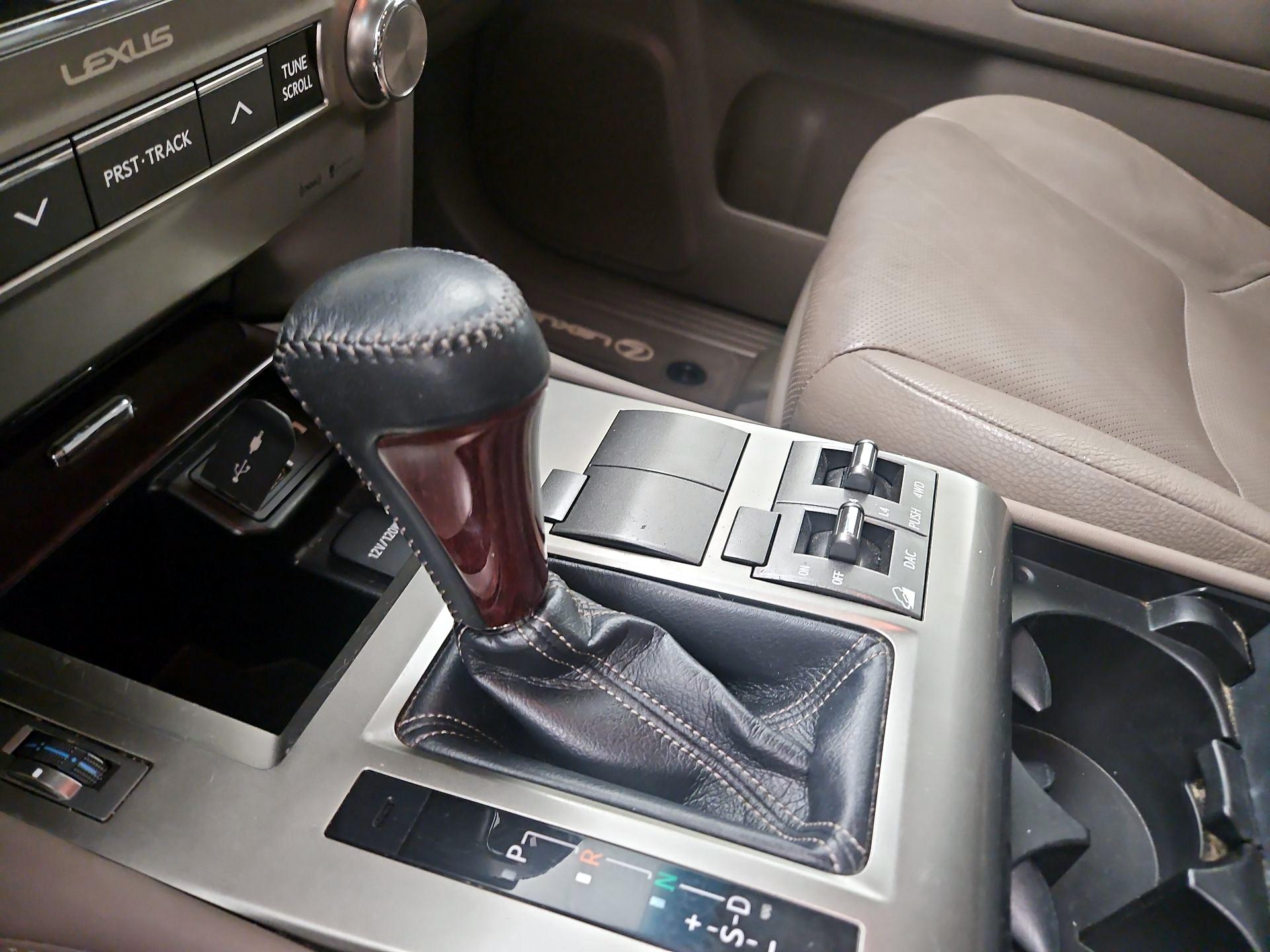 Thumbnail: 2014 Lexus GX - 17