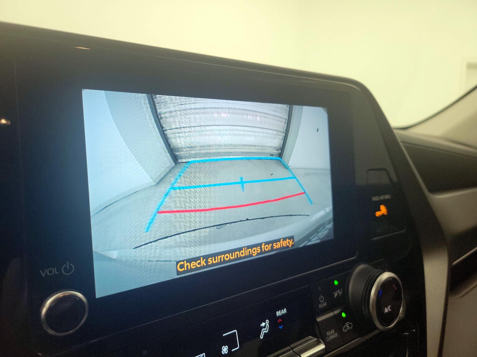 Thumbnail: 2023 Toyota Highlander - 14