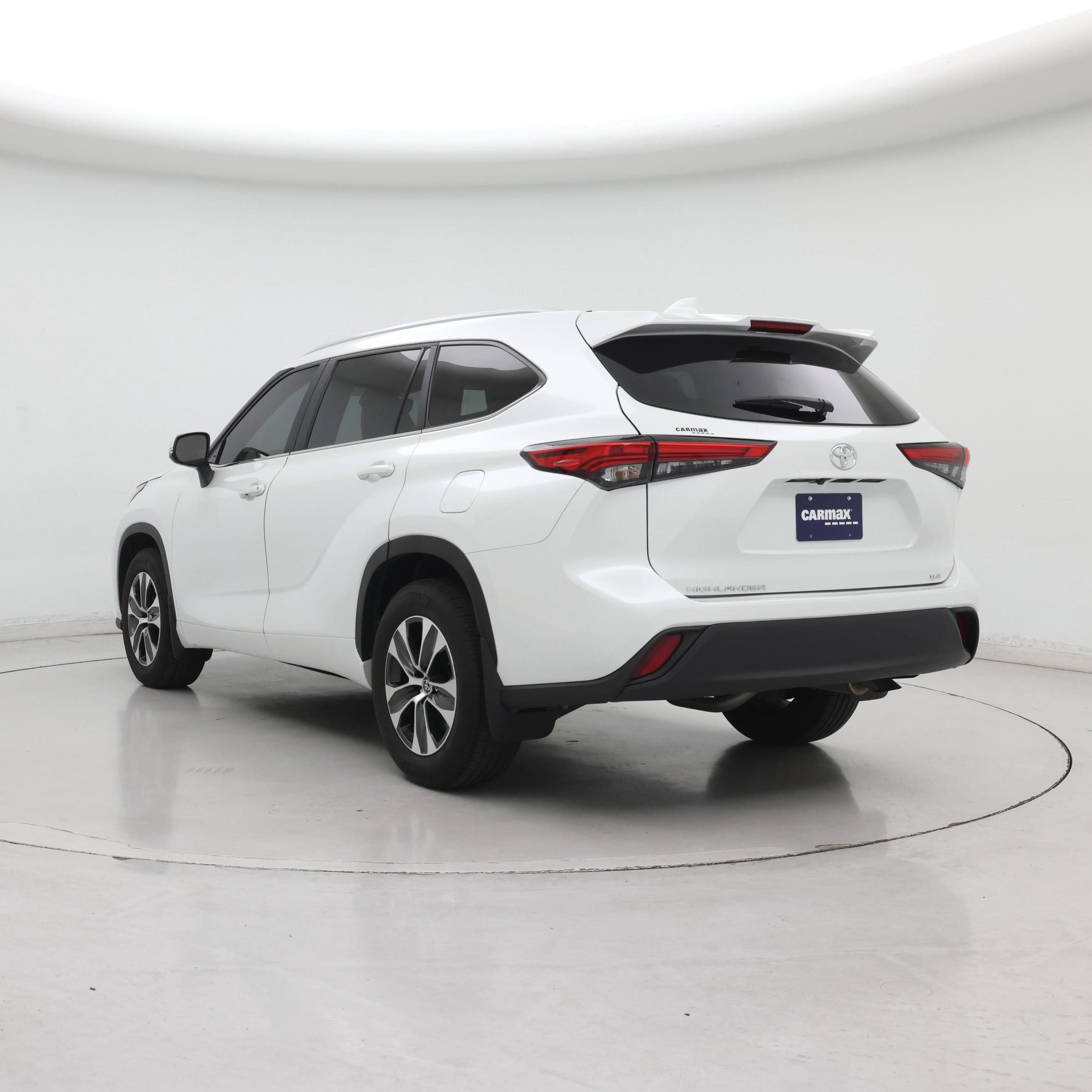 Thumbnail: 2023 Toyota Highlander - 2