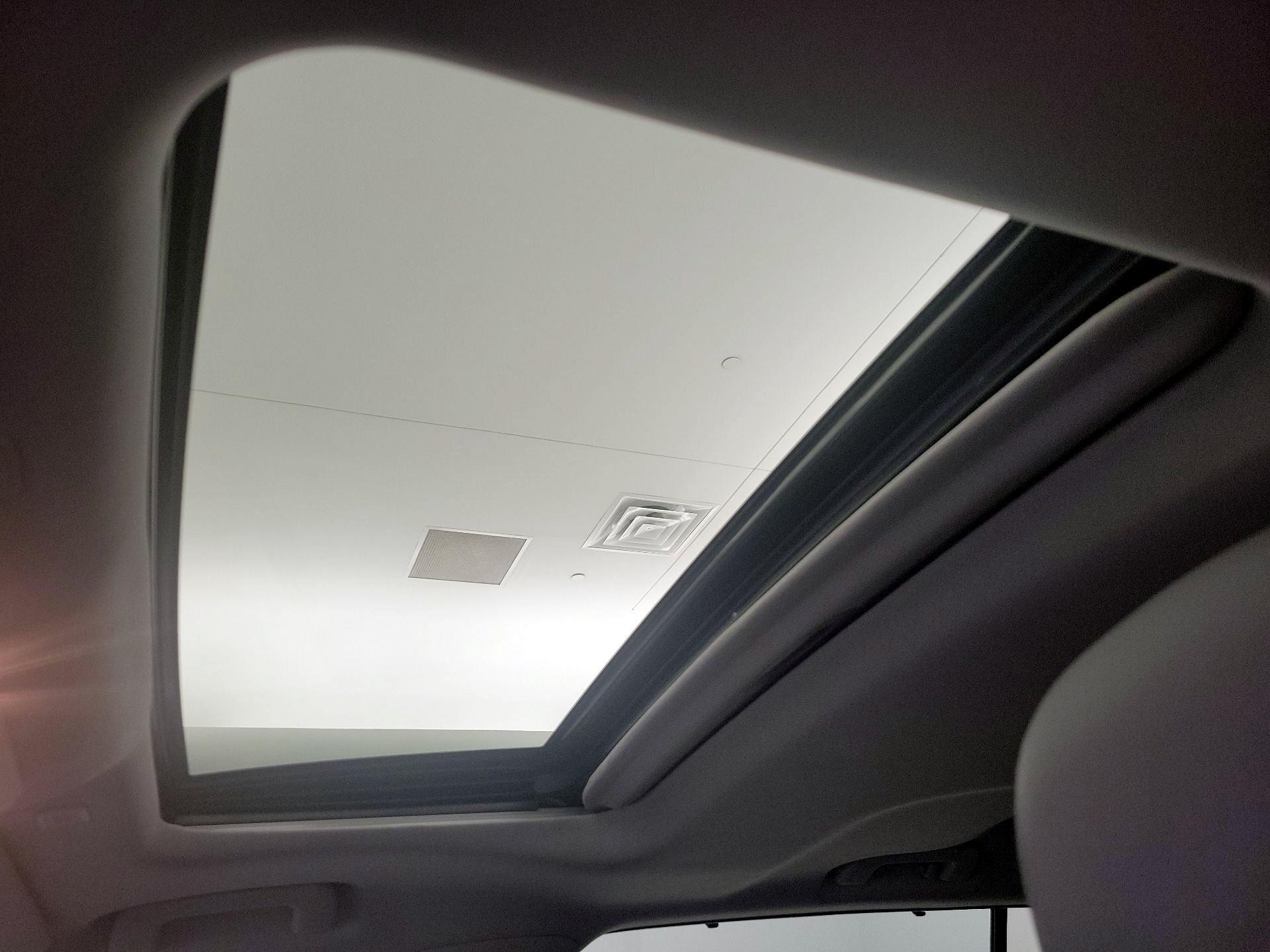 Thumbnail: 2023 Toyota Highlander - 19