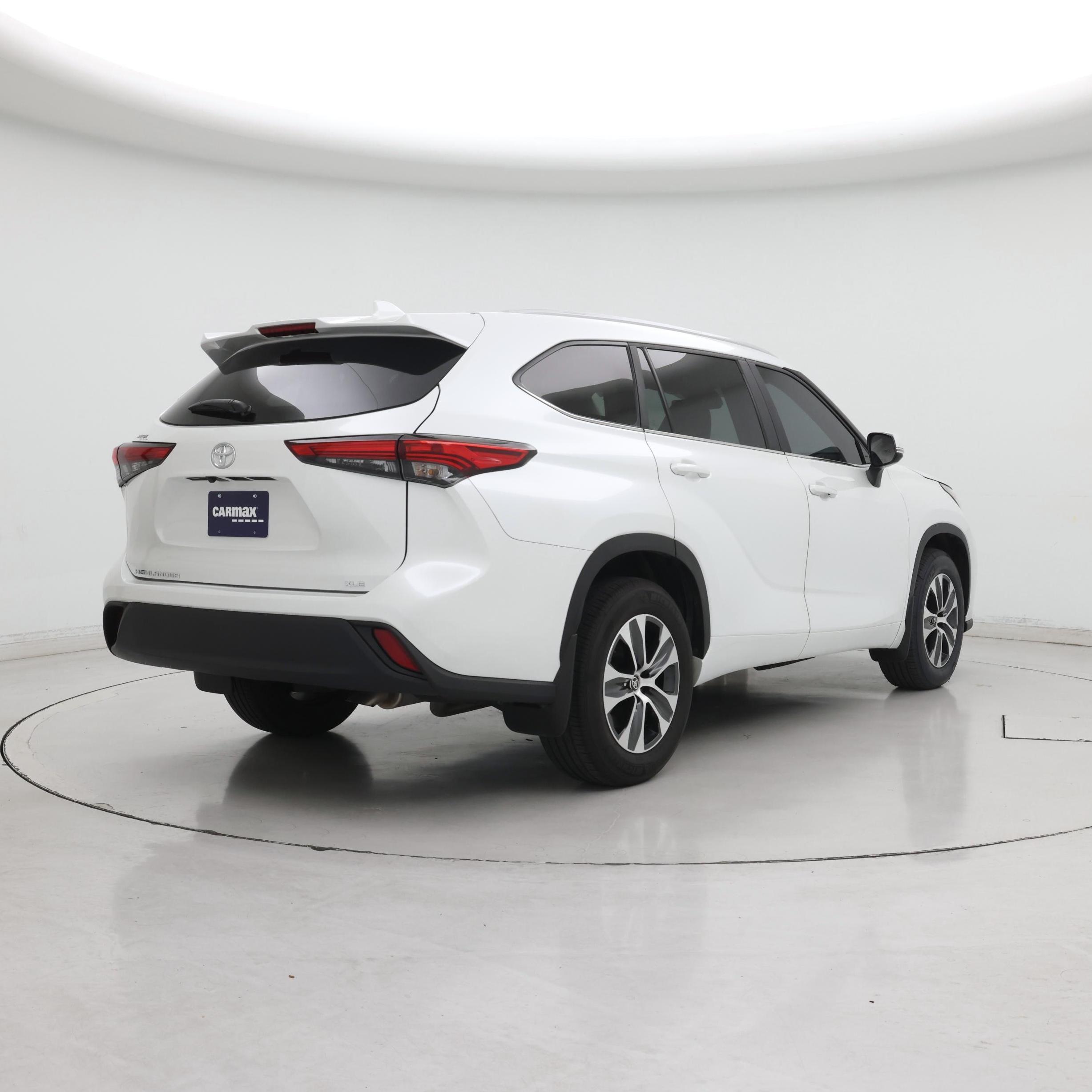 Thumbnail: 2023 Toyota Highlander - 8