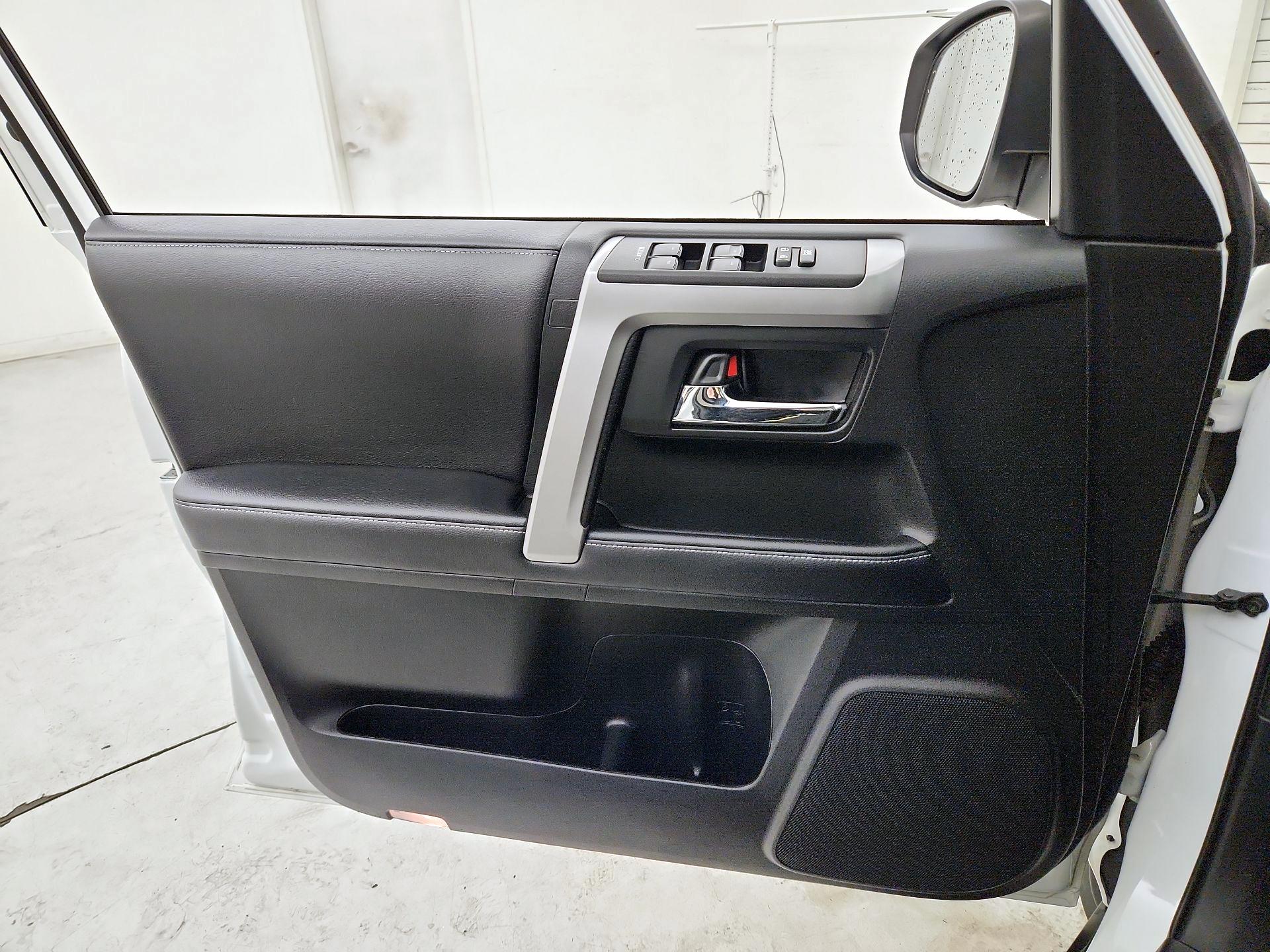 Thumbnail: 2019 Toyota 4Runner - 12