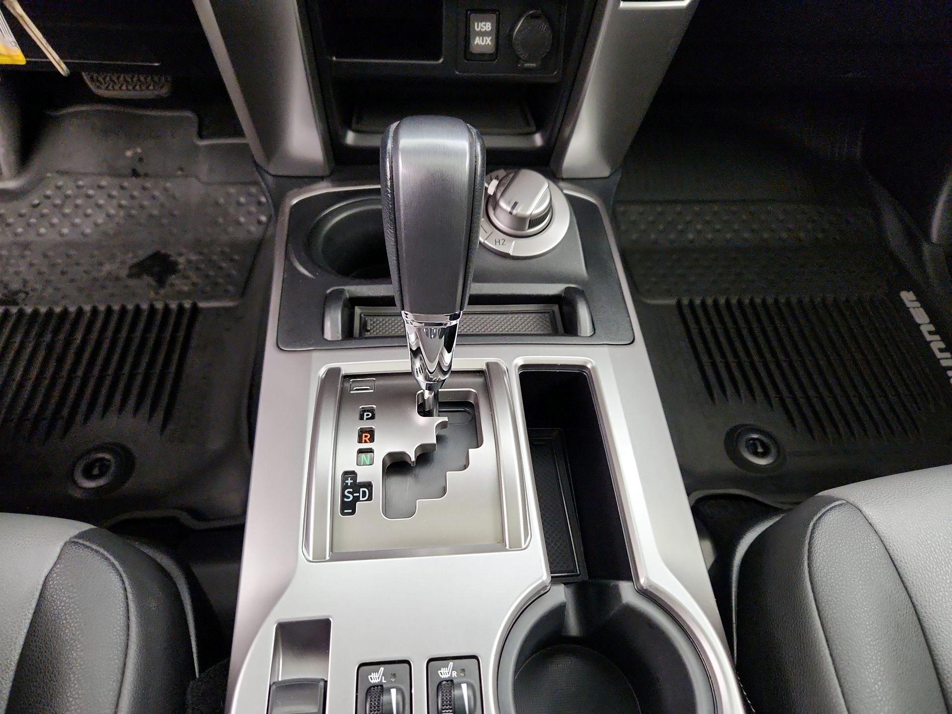 Thumbnail: 2019 Toyota 4Runner - 17