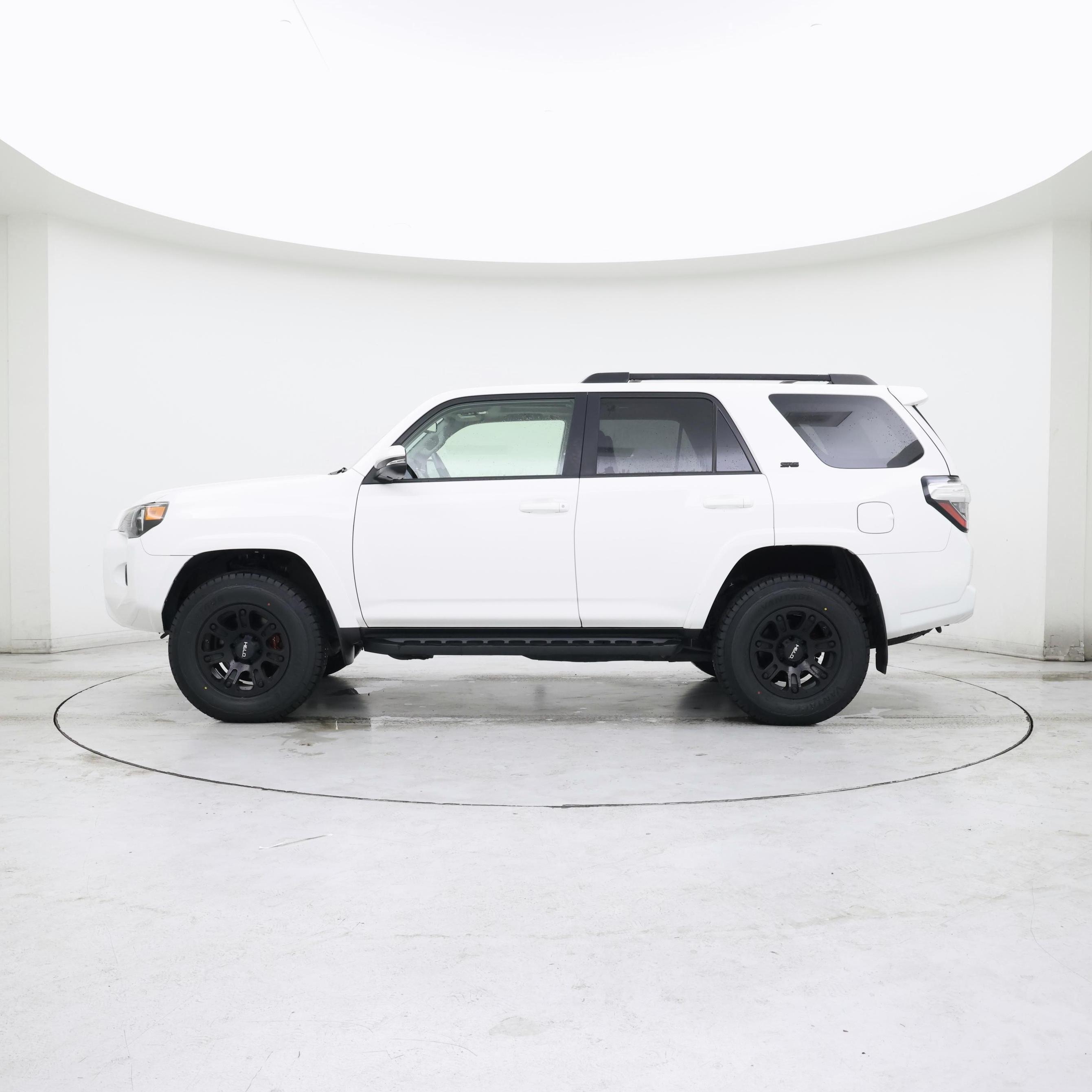 Thumbnail: 2019 Toyota 4Runner - 3