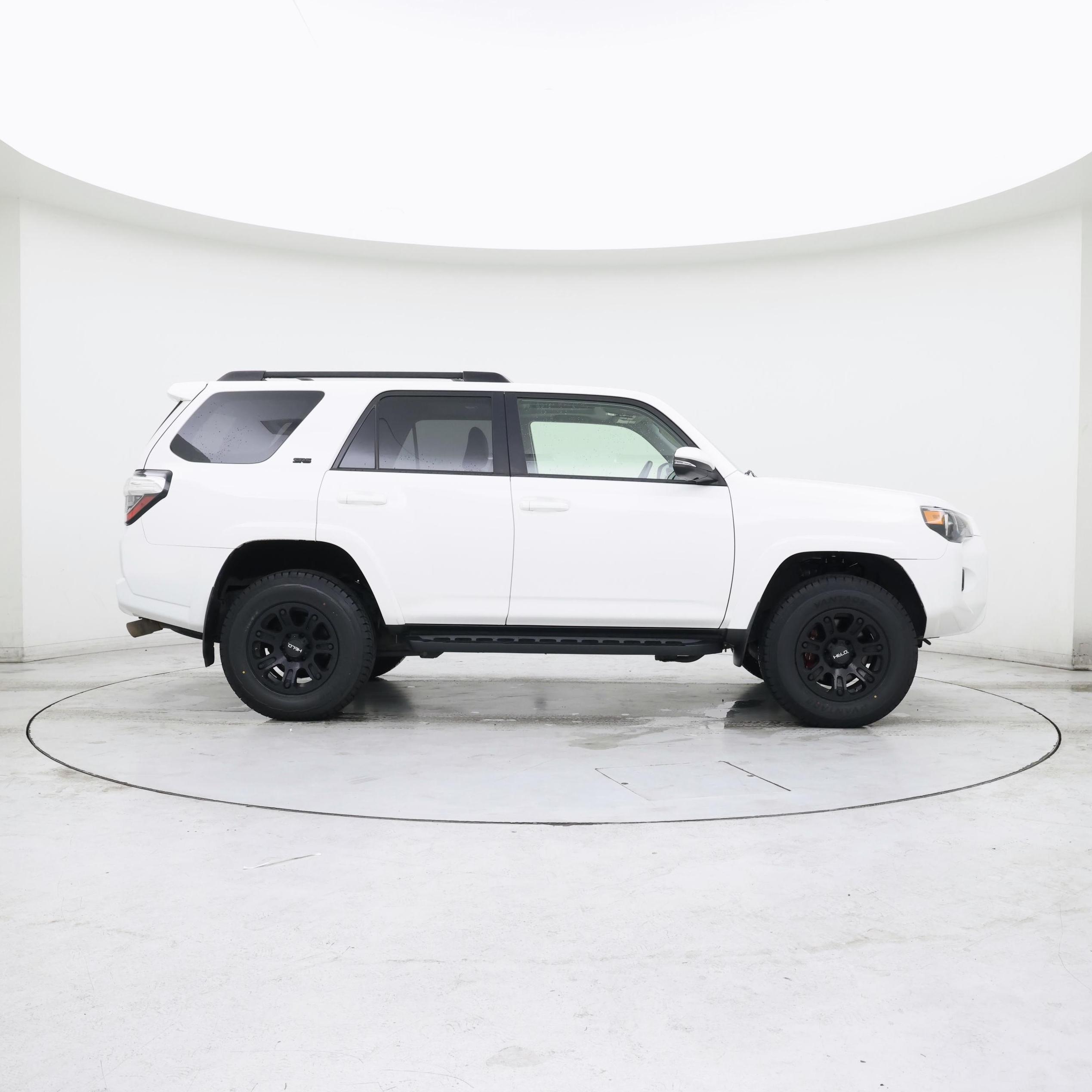 Thumbnail: 2019 Toyota 4Runner - 7