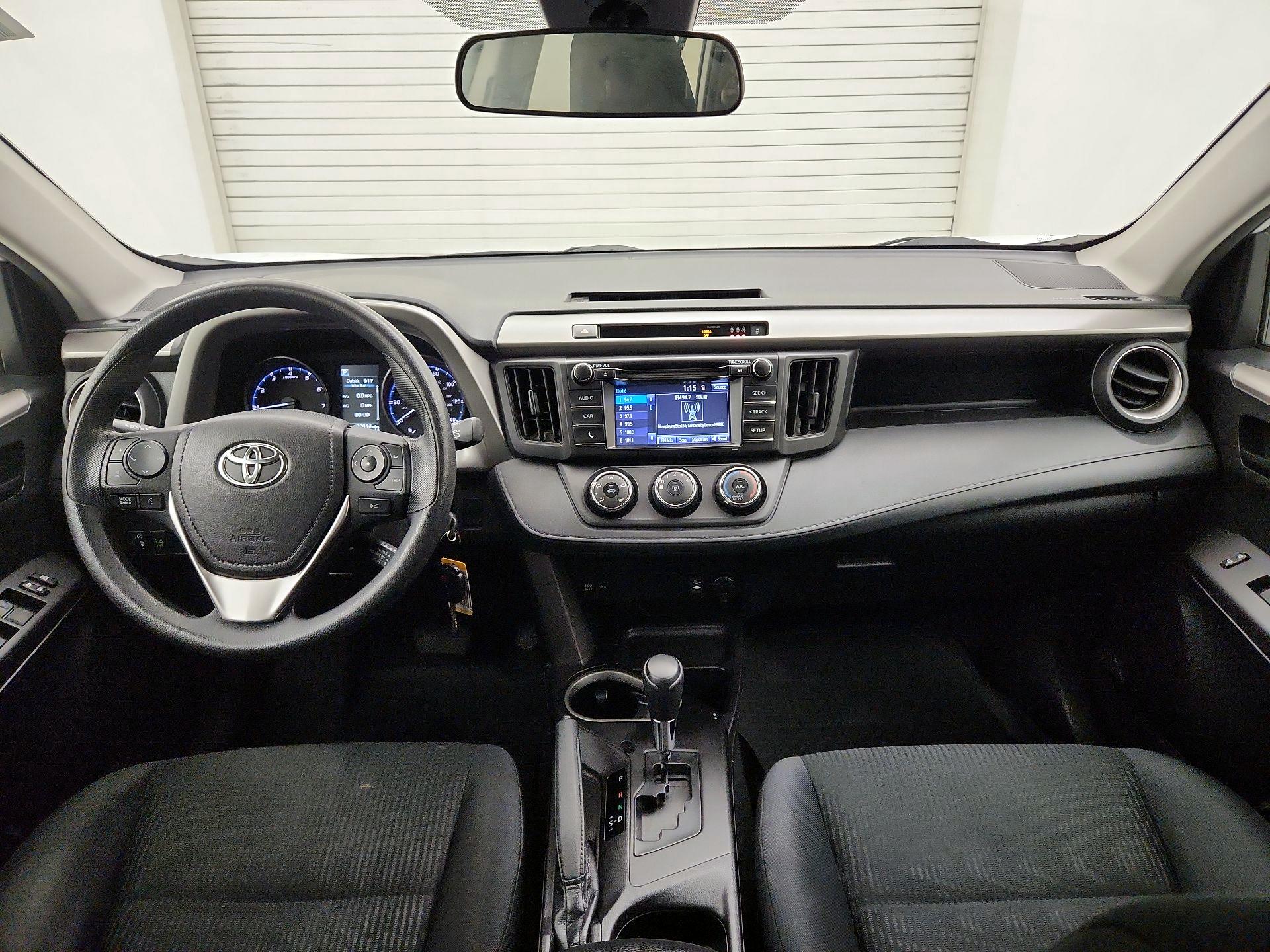 Thumbnail: 2017 Toyota RAV4 - 9