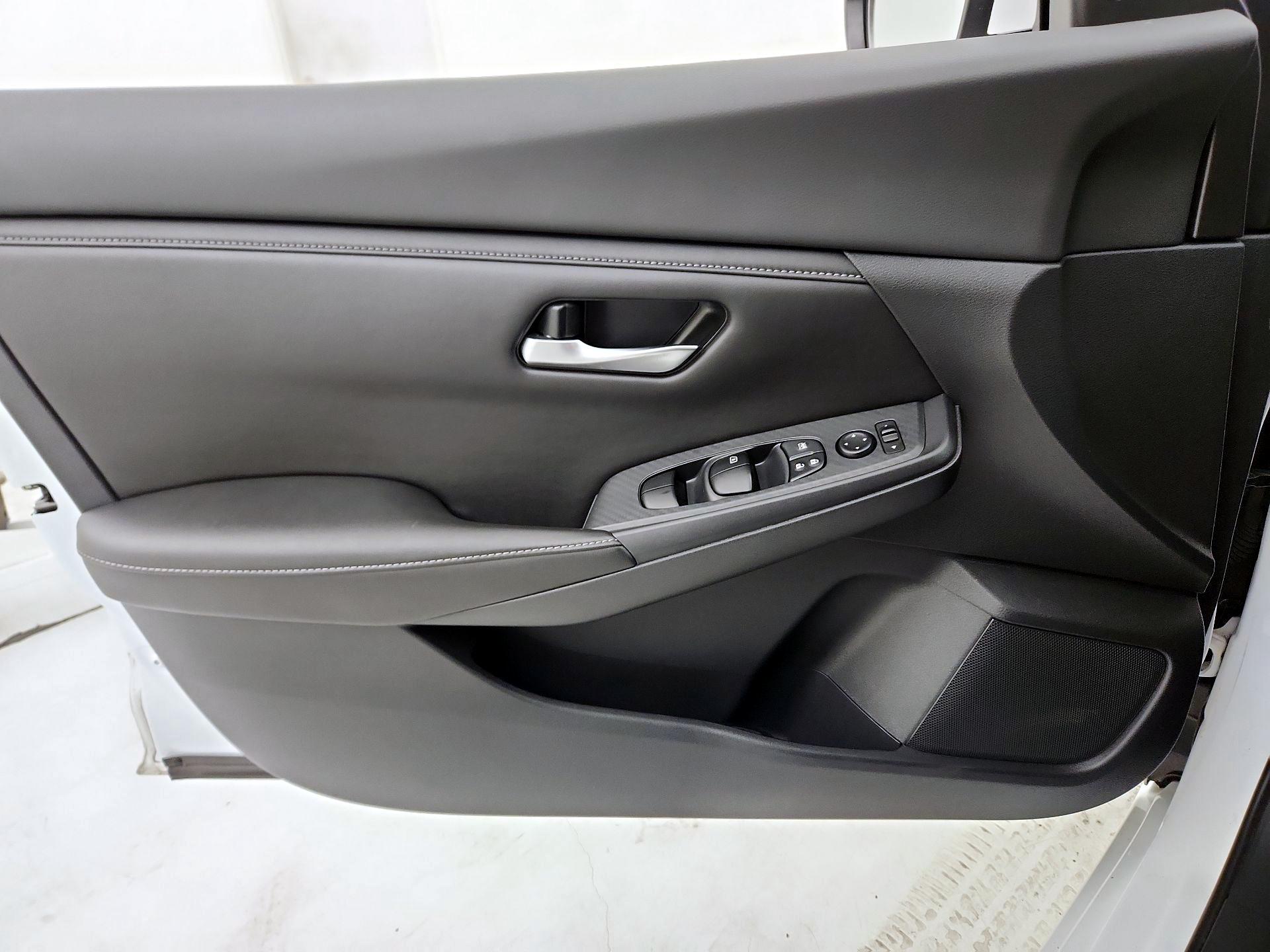 Thumbnail: 2022 Nissan Sentra - 12