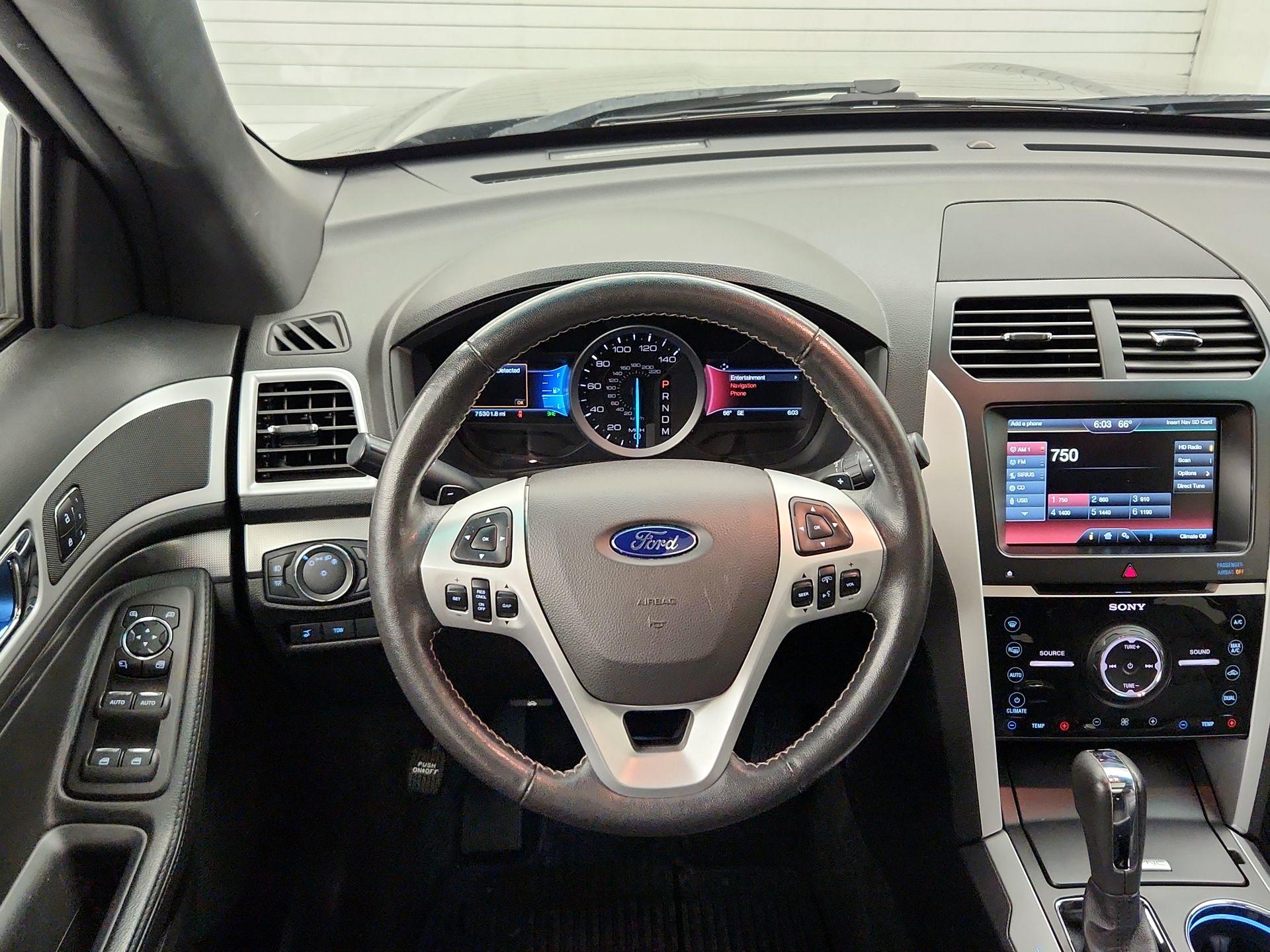 Thumbnail: 2015 Ford Explorer - 10
