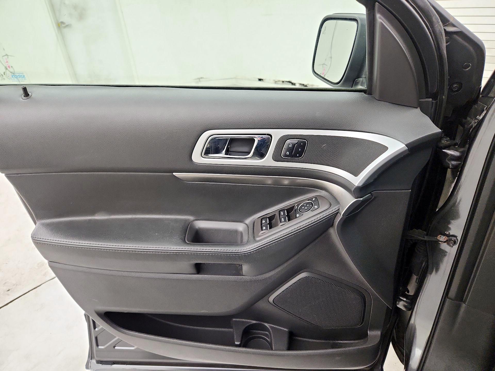 Thumbnail: 2015 Ford Explorer - 12