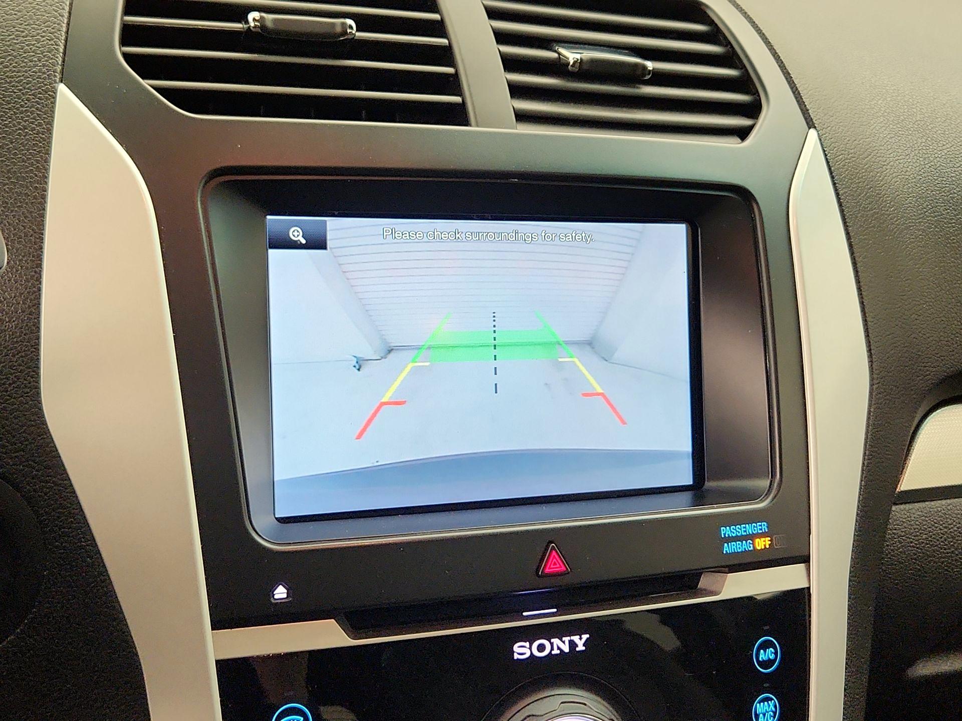 Thumbnail: 2015 Ford Explorer - 14