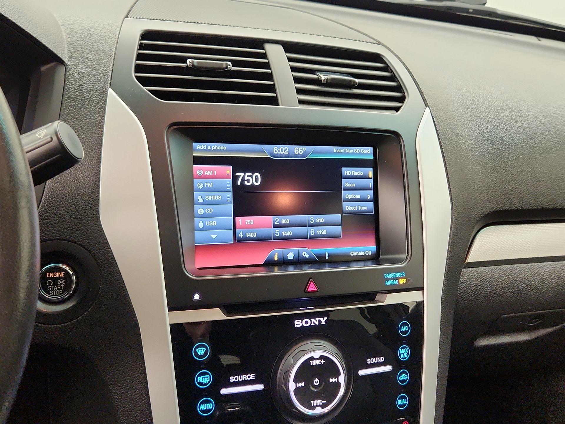 Thumbnail: 2015 Ford Explorer - 15