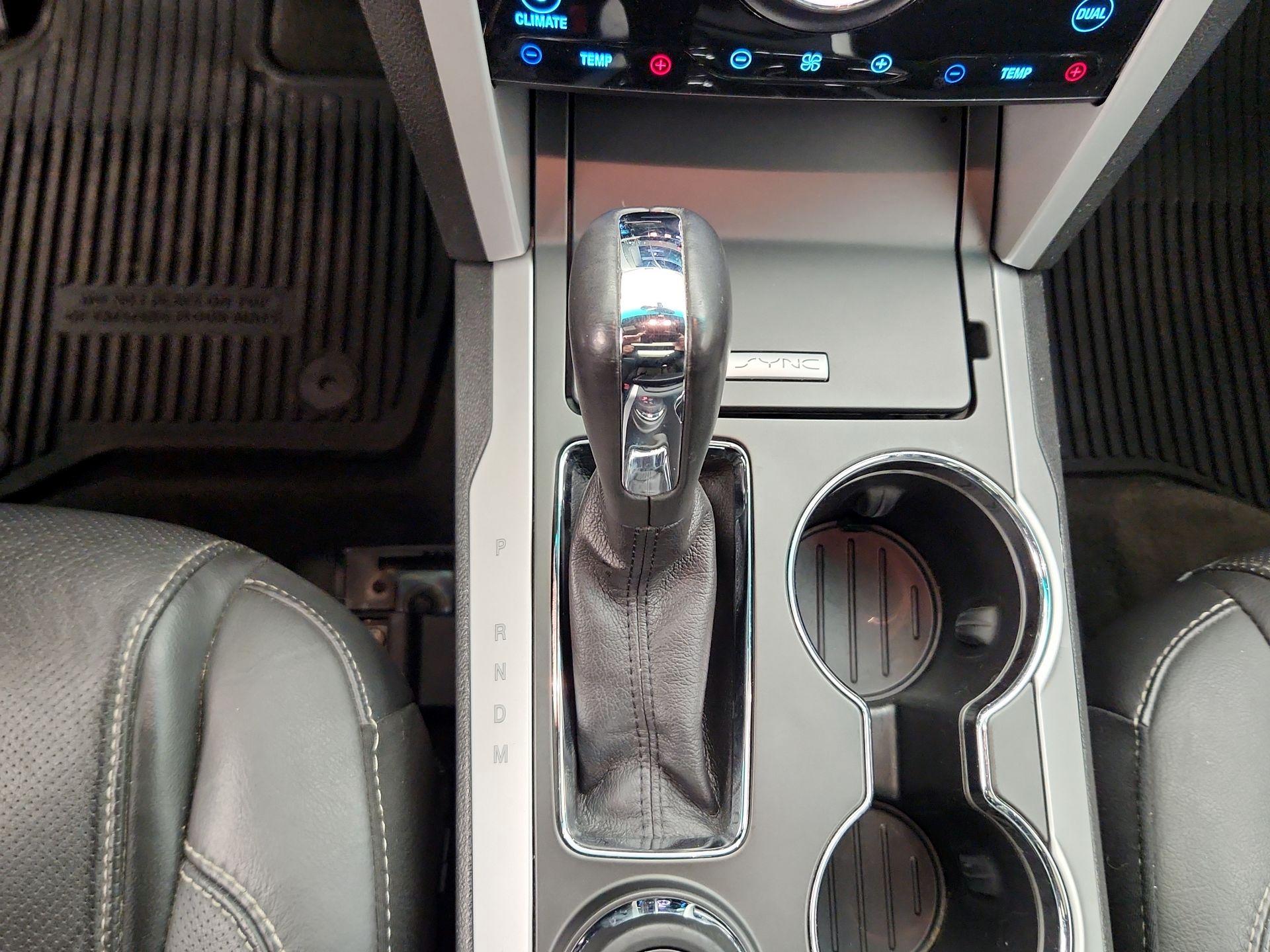 Thumbnail: 2015 Ford Explorer - 17