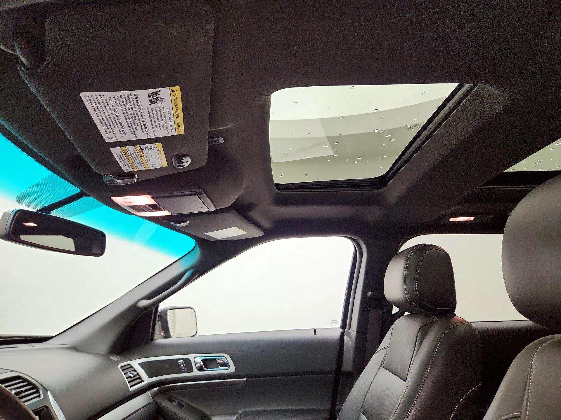 Thumbnail: 2015 Ford Explorer - 19