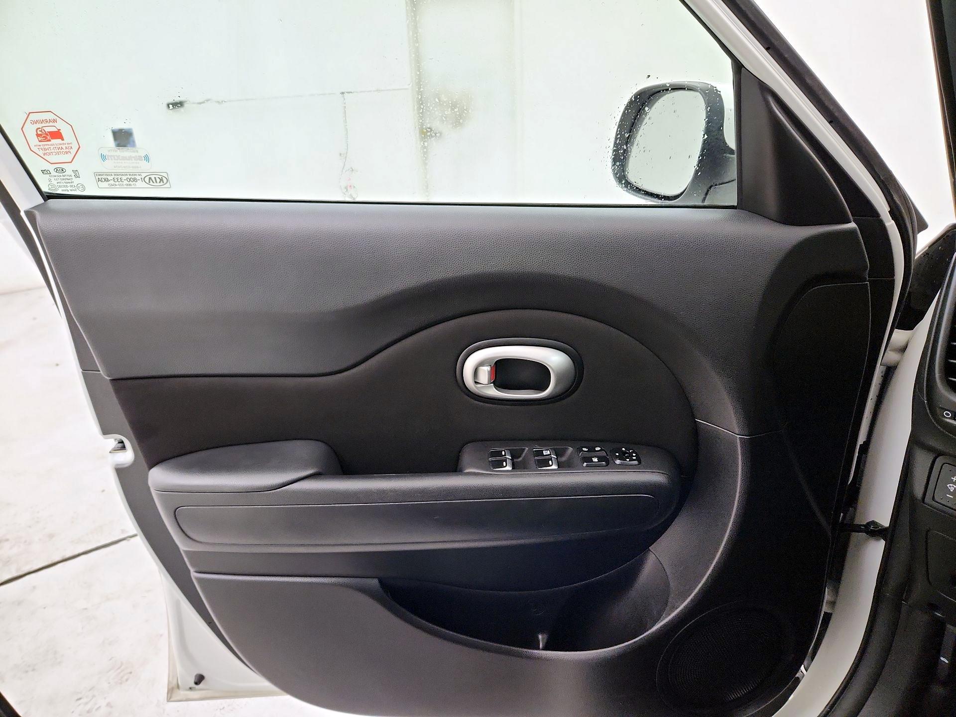 Thumbnail: 2017 Kia Soul - 12