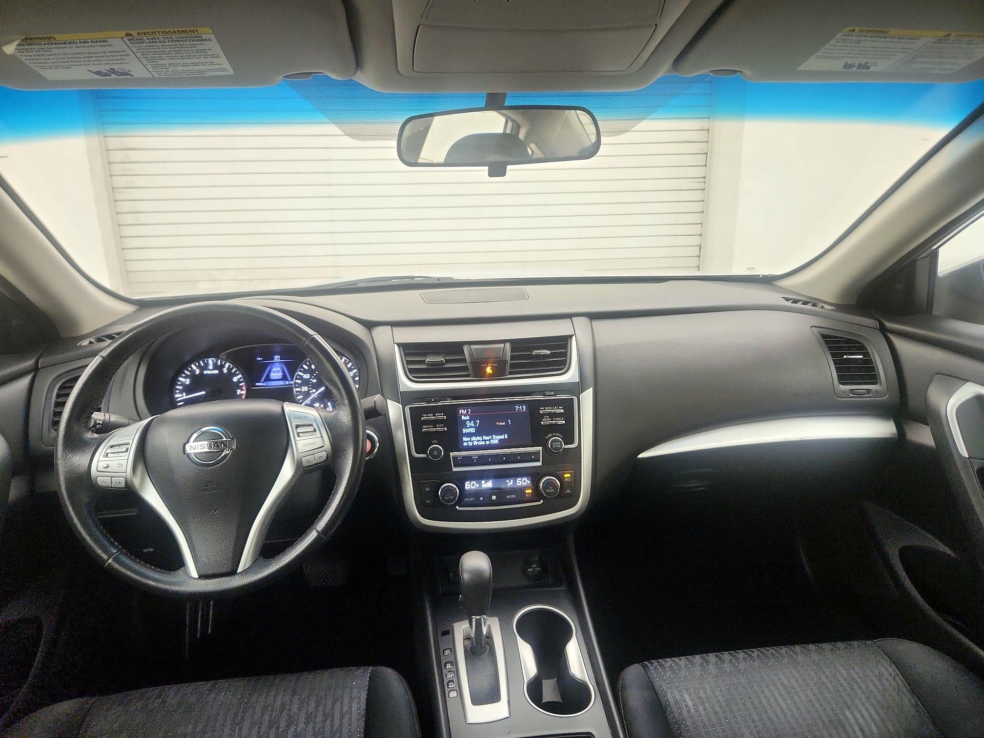 Thumbnail: 2017 Nissan Altima - 9