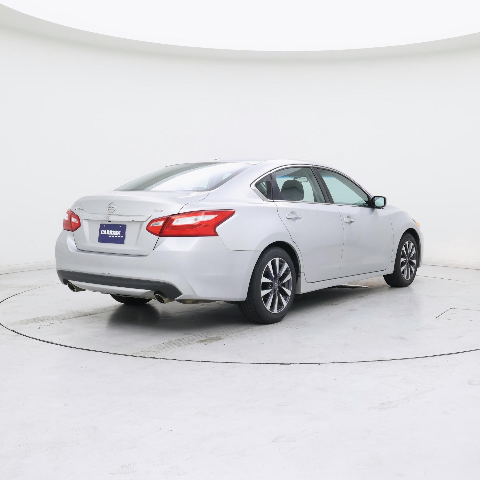 Thumbnail: 2017 Nissan Altima - 8