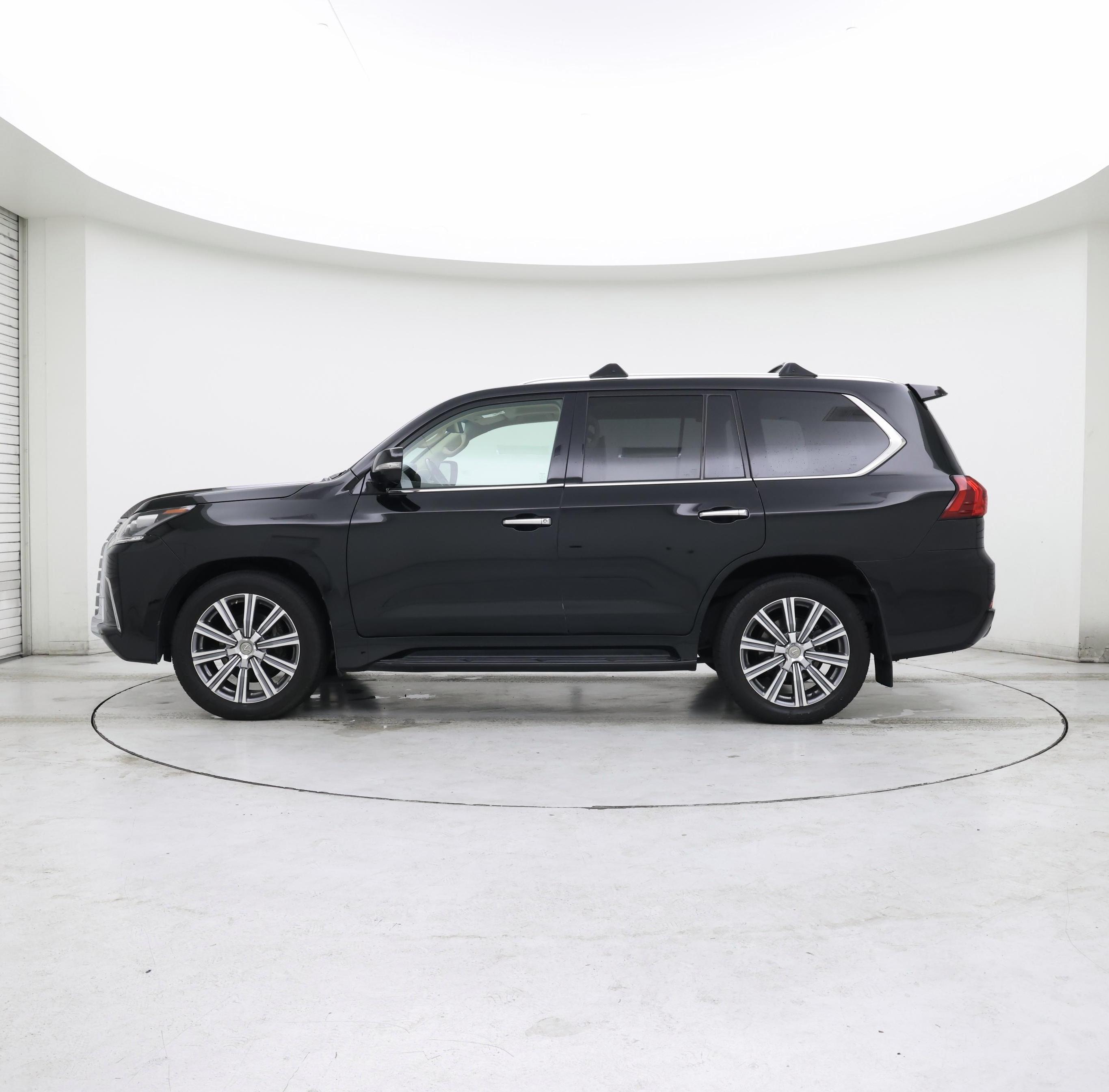 Thumbnail: 2017 Lexus LX - 3