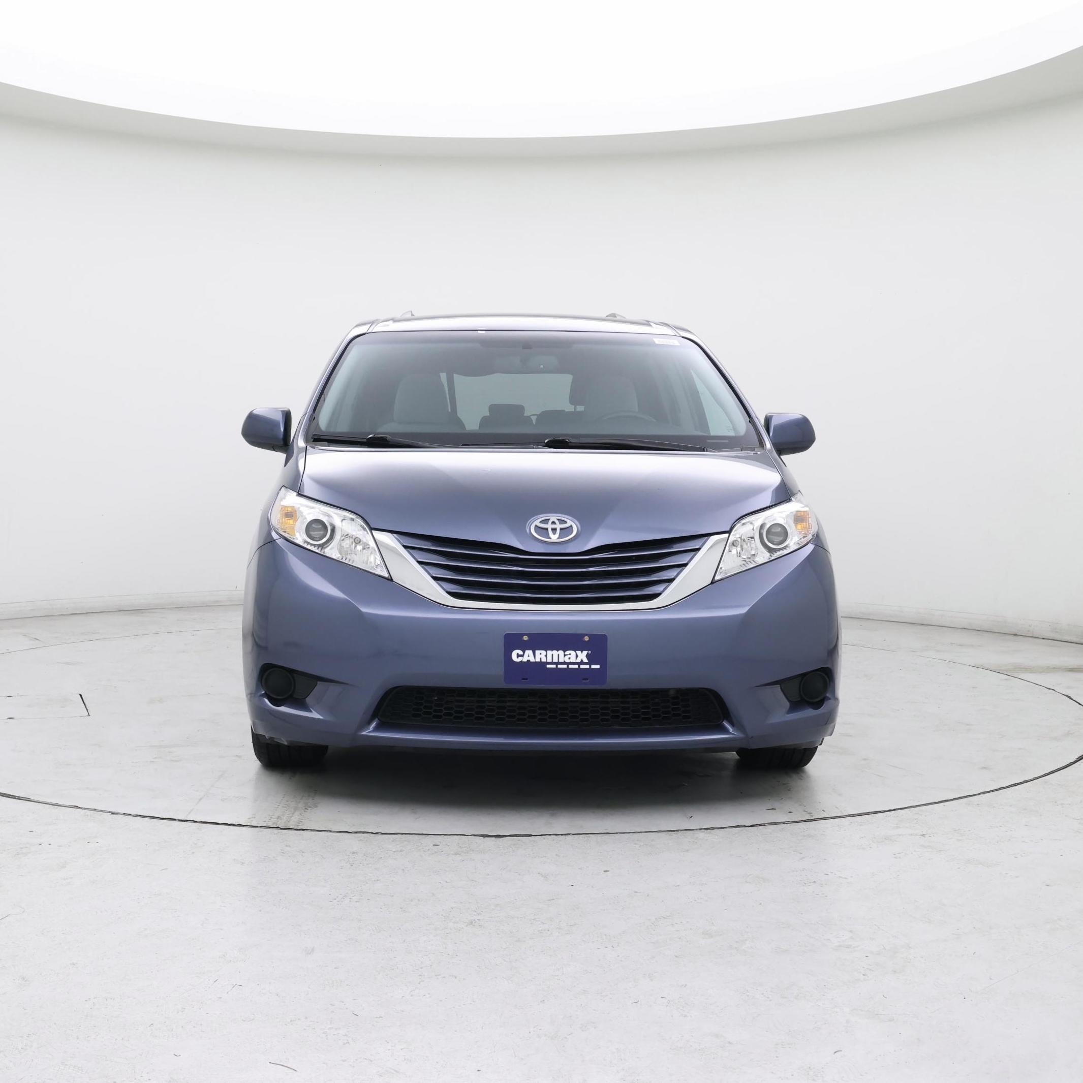 Thumbnail: 2017 Toyota Sienna - 5