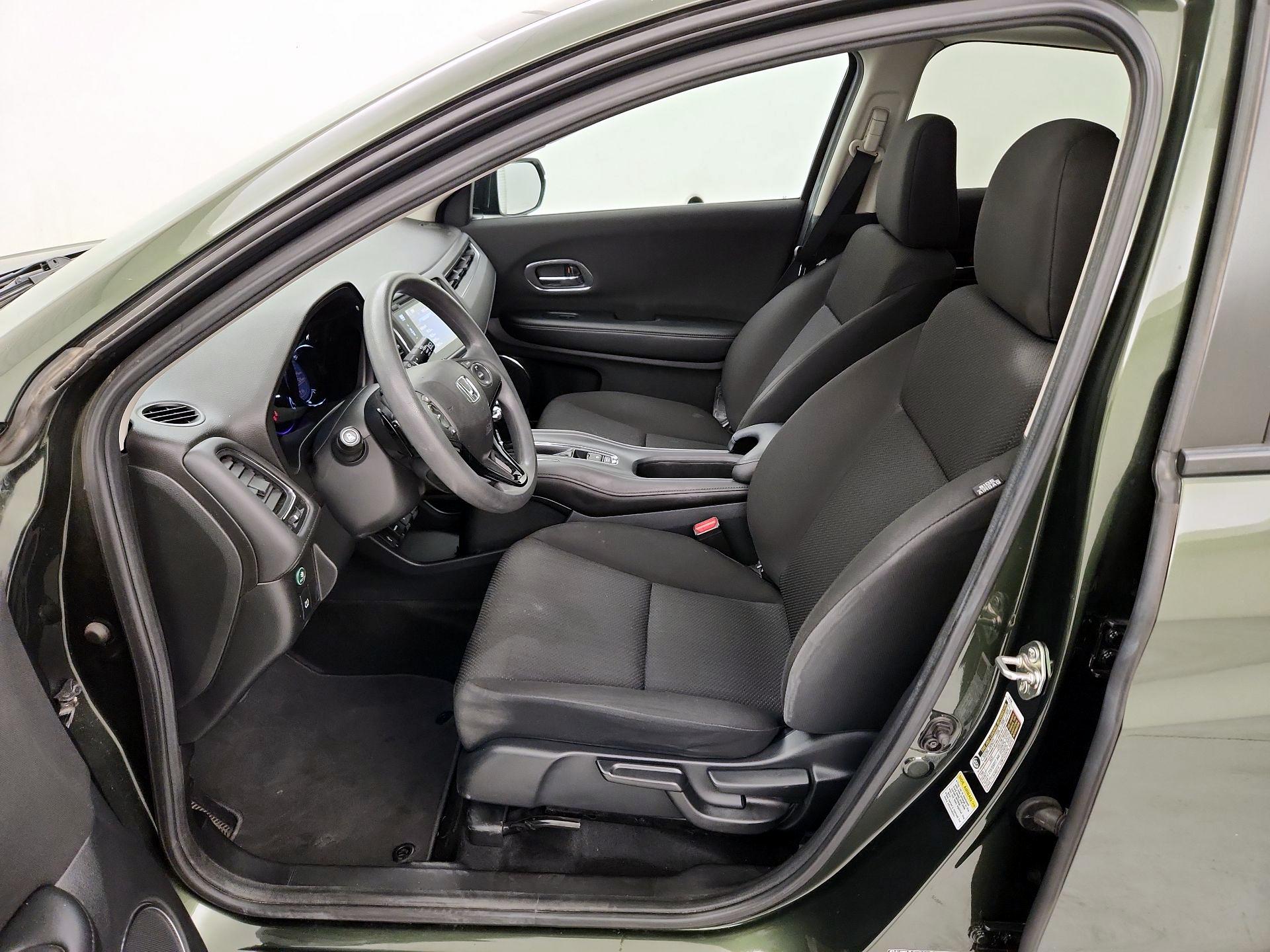 Thumbnail: 2016 Honda HR-V - 11