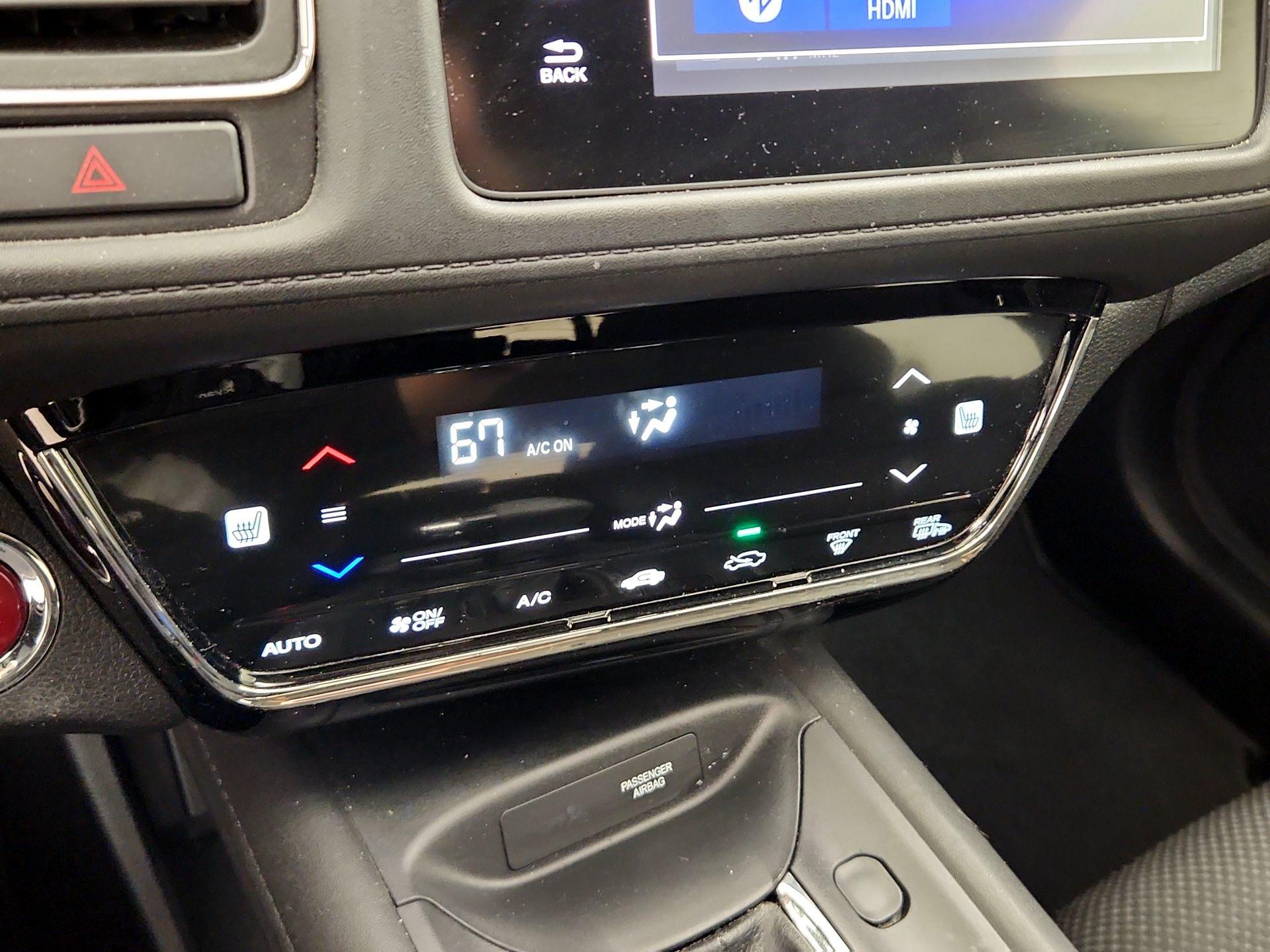 Thumbnail: 2016 Honda HR-V - 16