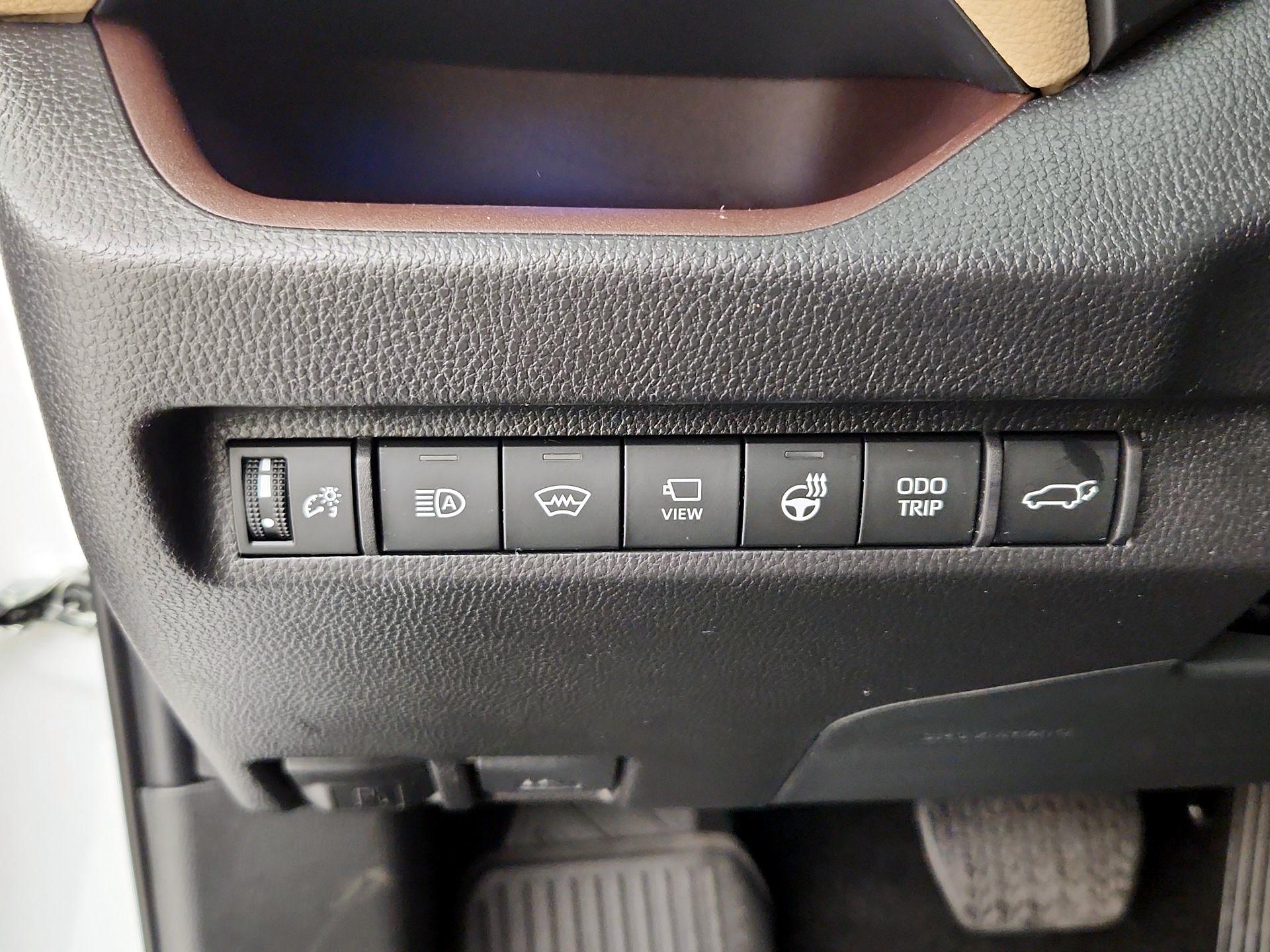 Thumbnail: 2025 Toyota RAV4 - 13