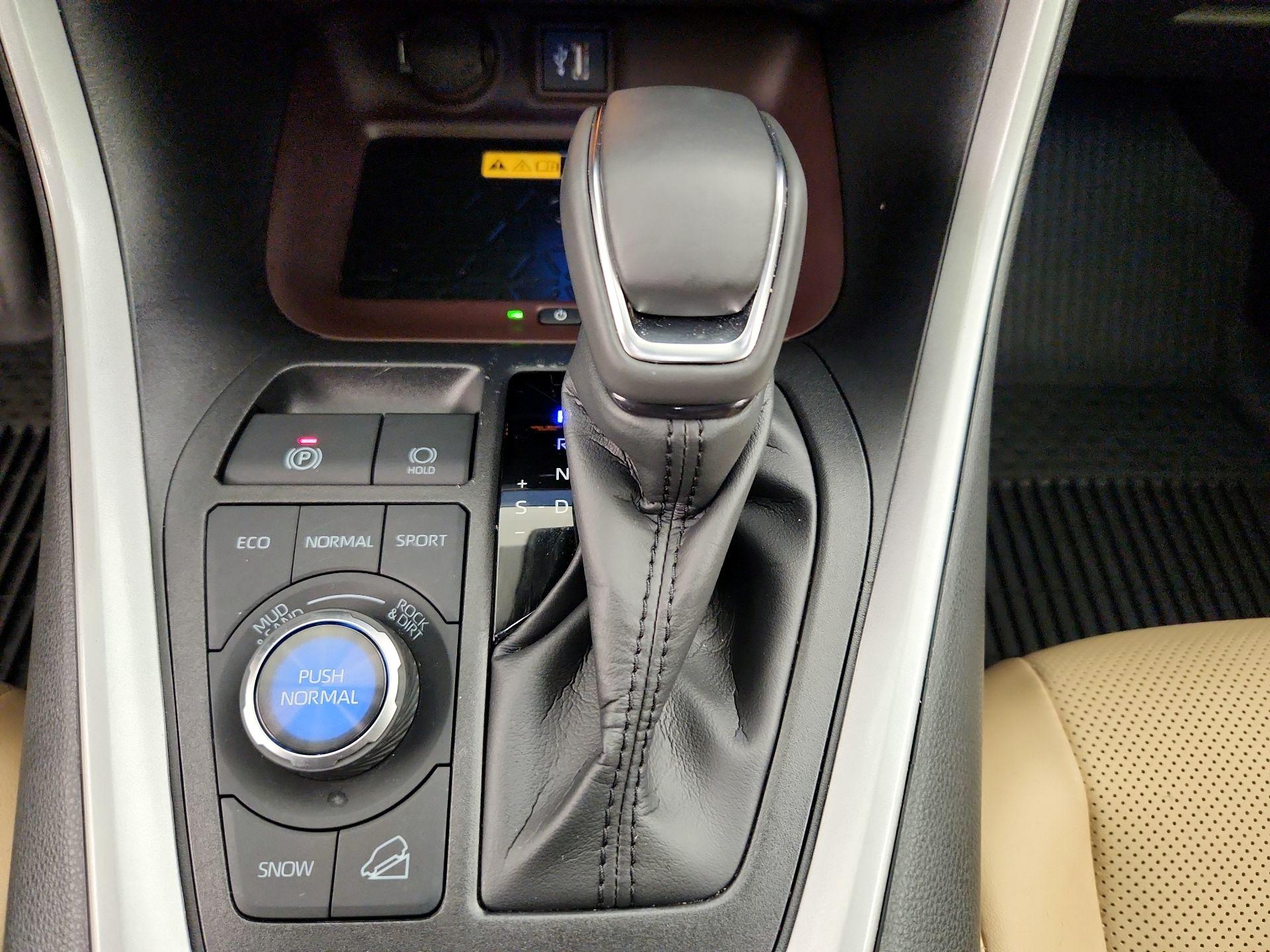 Thumbnail: 2025 Toyota RAV4 - 18