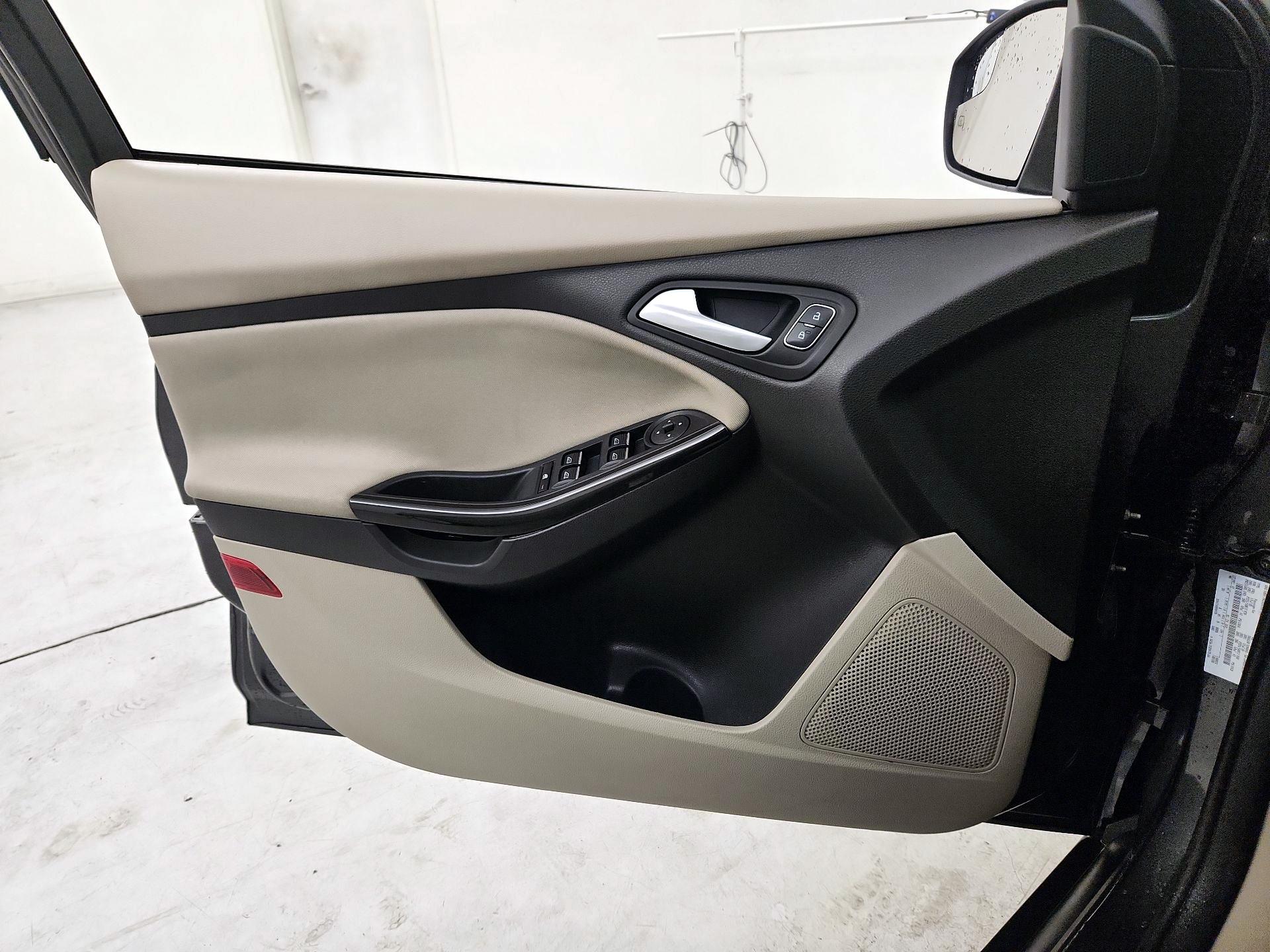 Thumbnail: 2018 Ford Focus - 12