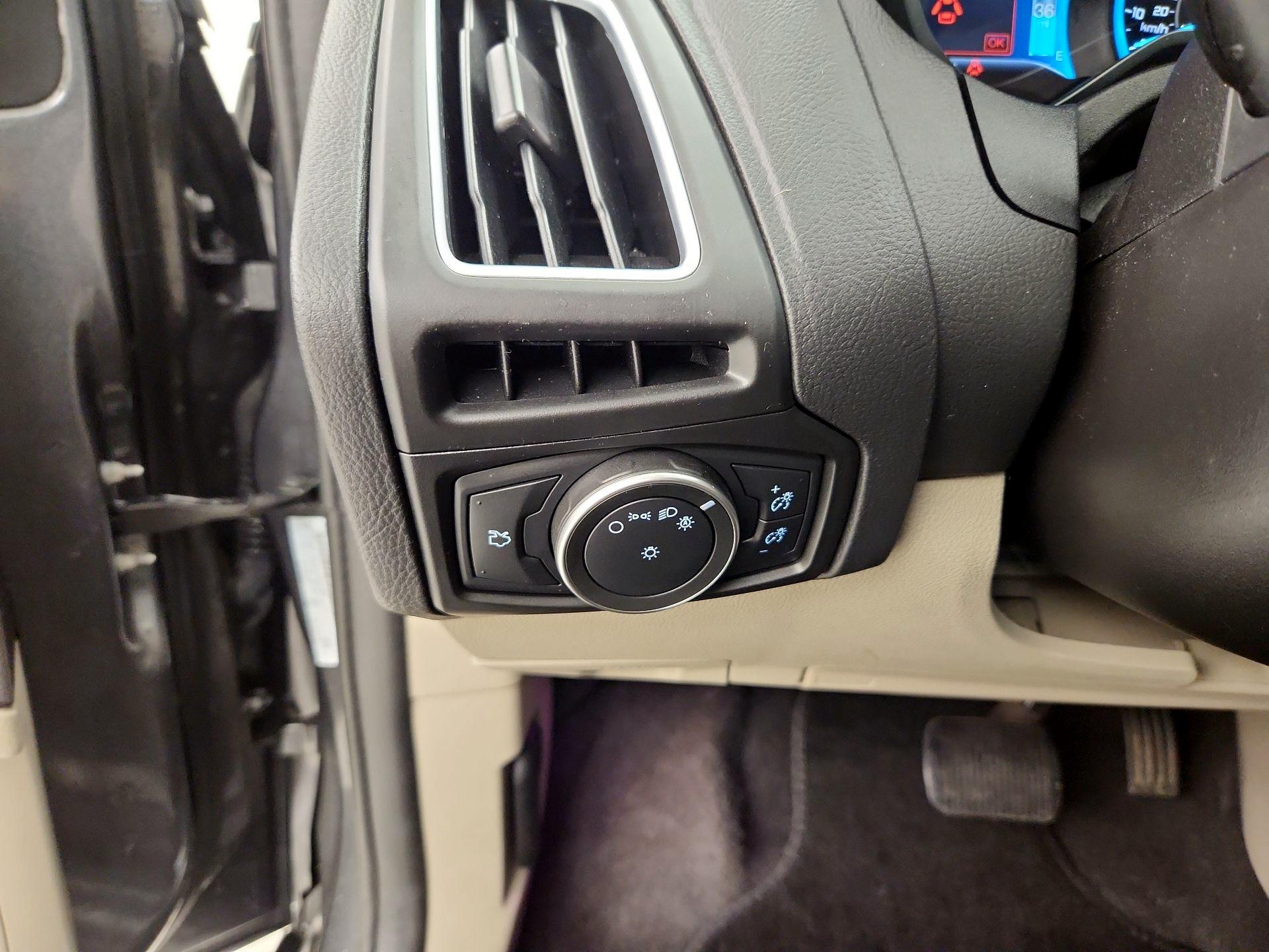 Thumbnail: 2018 Ford Focus - 13