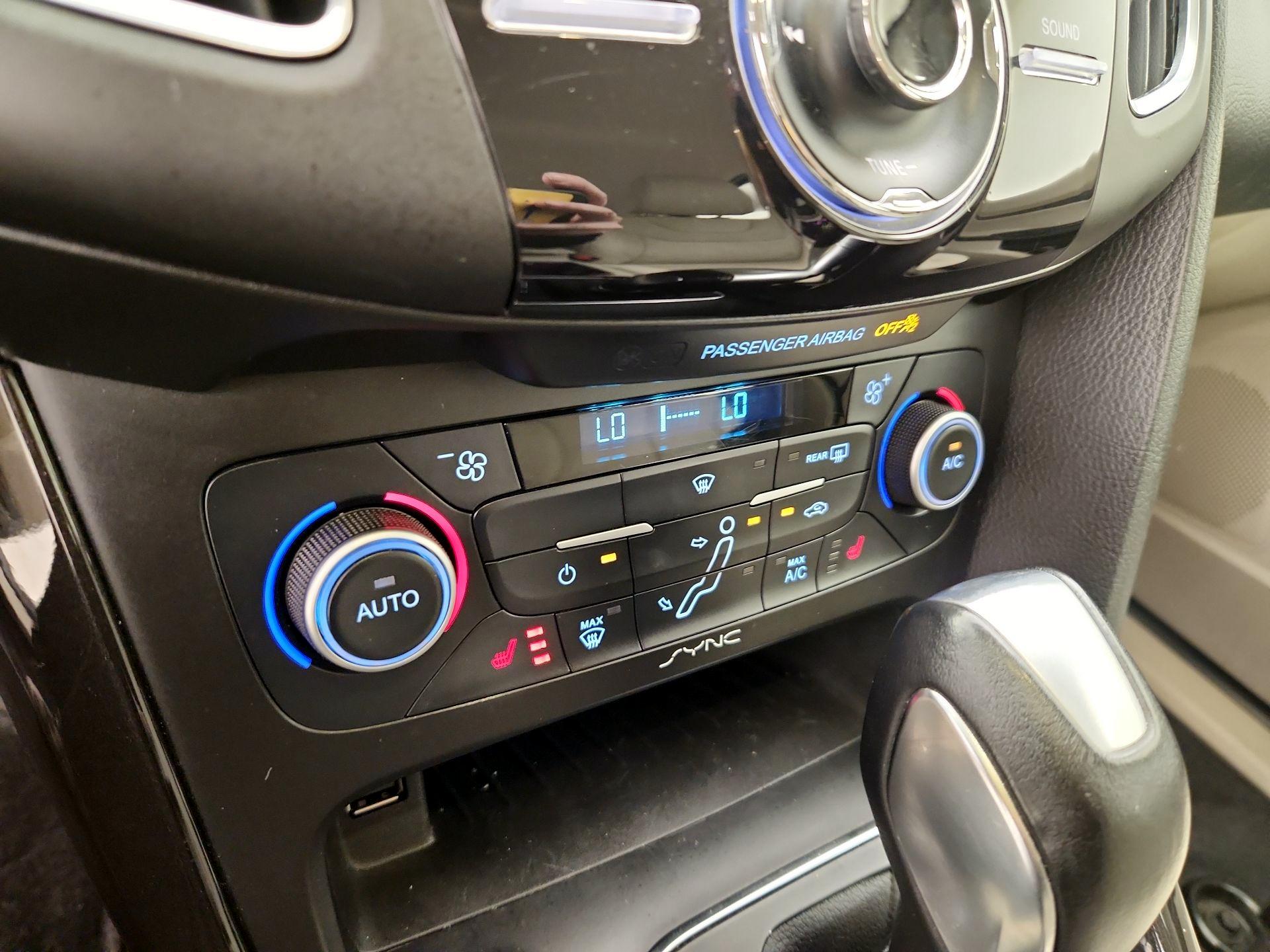 Thumbnail: 2018 Ford Focus - 17