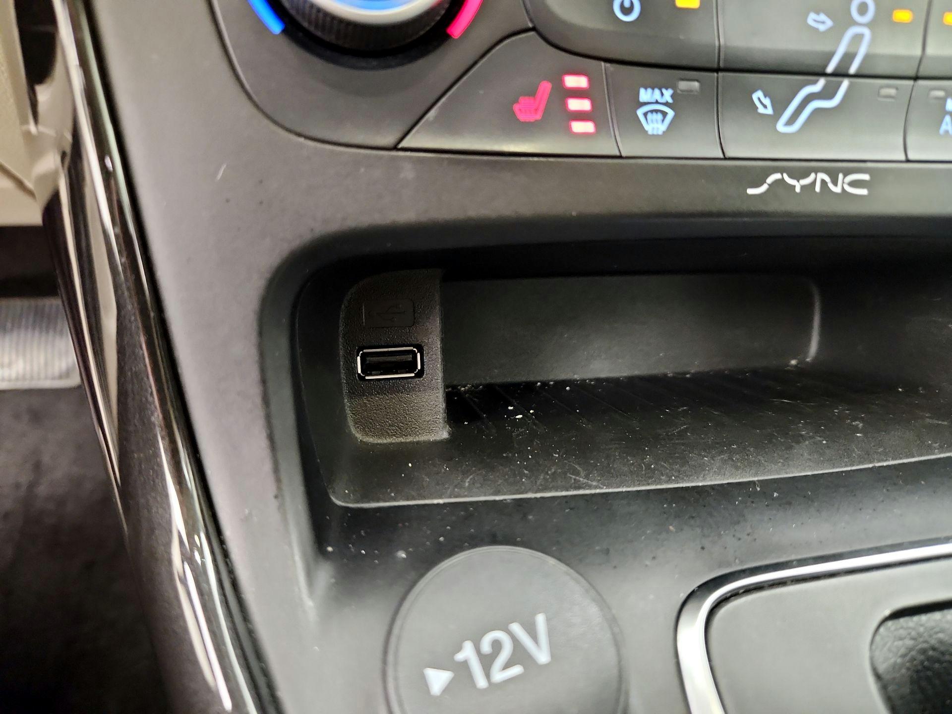 Thumbnail: 2018 Ford Focus - 19