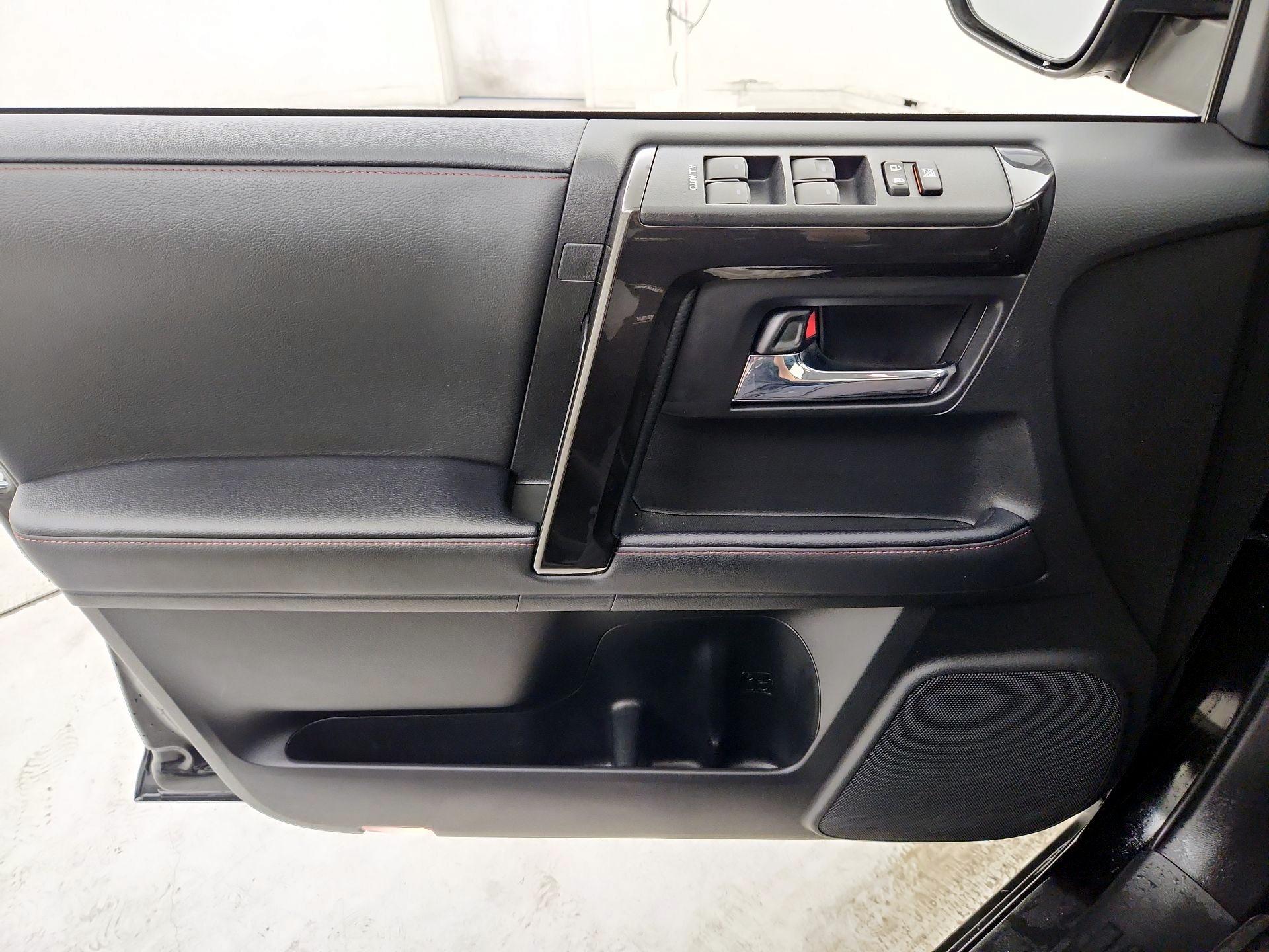 Thumbnail: 2023 Toyota 4Runner - 12