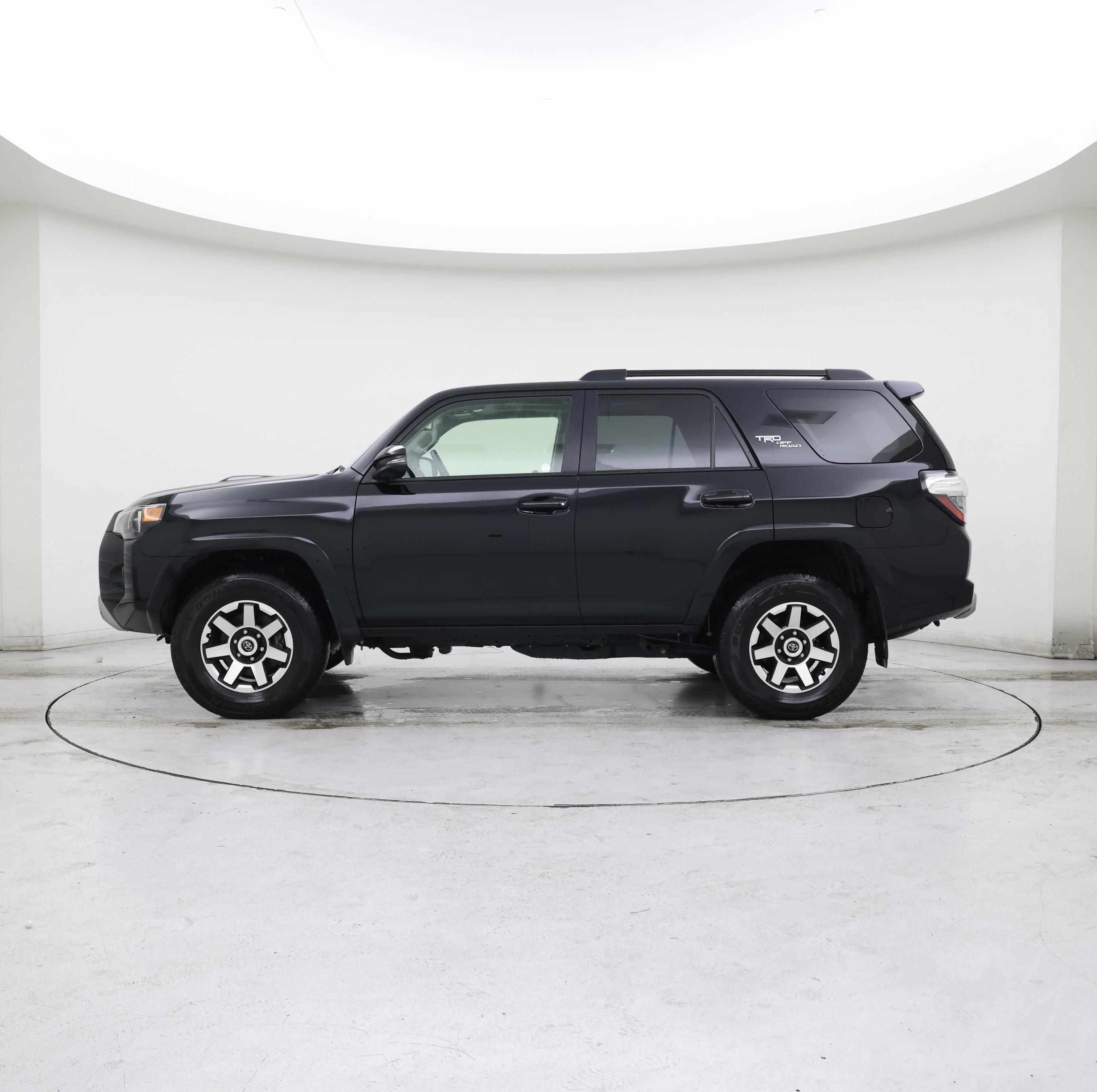 Thumbnail: 2023 Toyota 4Runner - 3