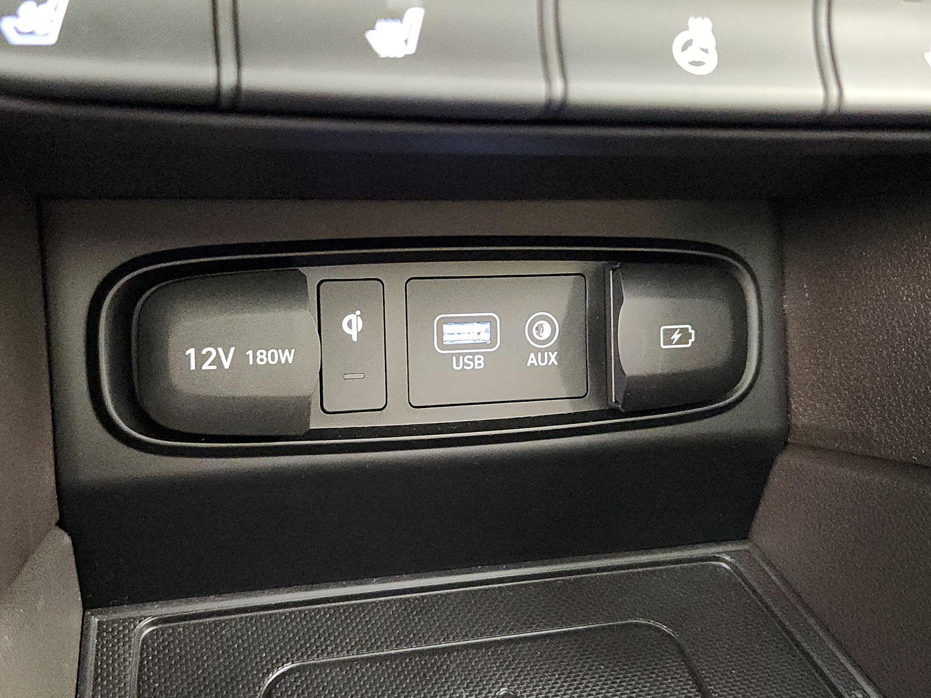 Thumbnail: 2019 Hyundai Santa Fe - 18