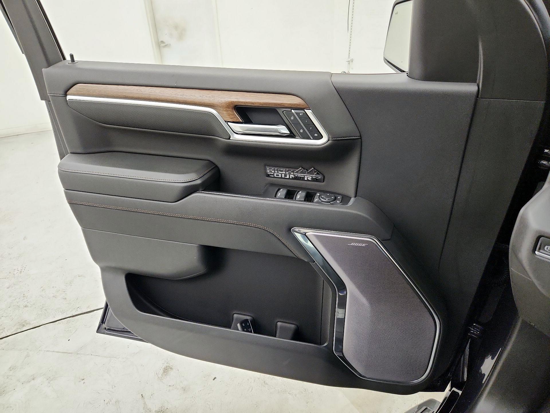 Thumbnail: 2022 Chevrolet Silverado 1500 - 12