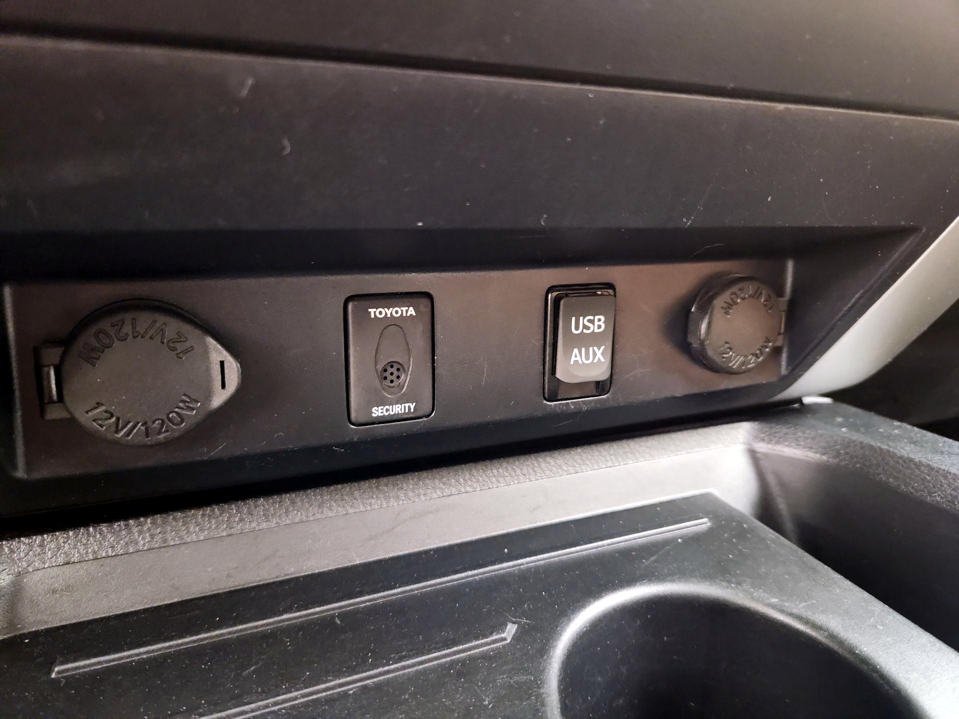 Thumbnail: 2019 Toyota Tundra - 18