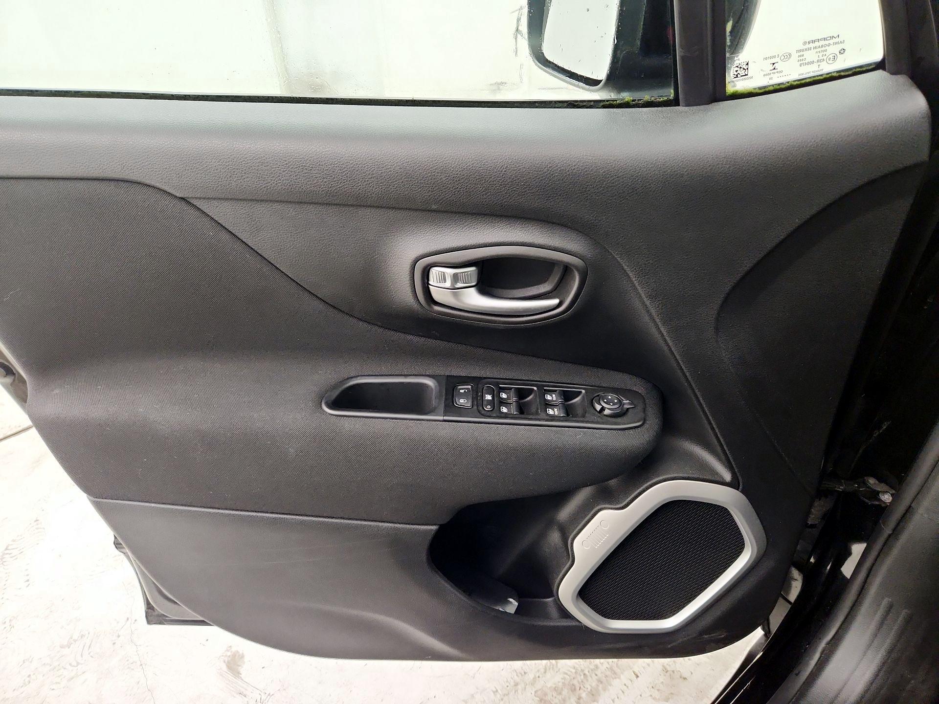 Thumbnail: 2020 Jeep Renegade - 12